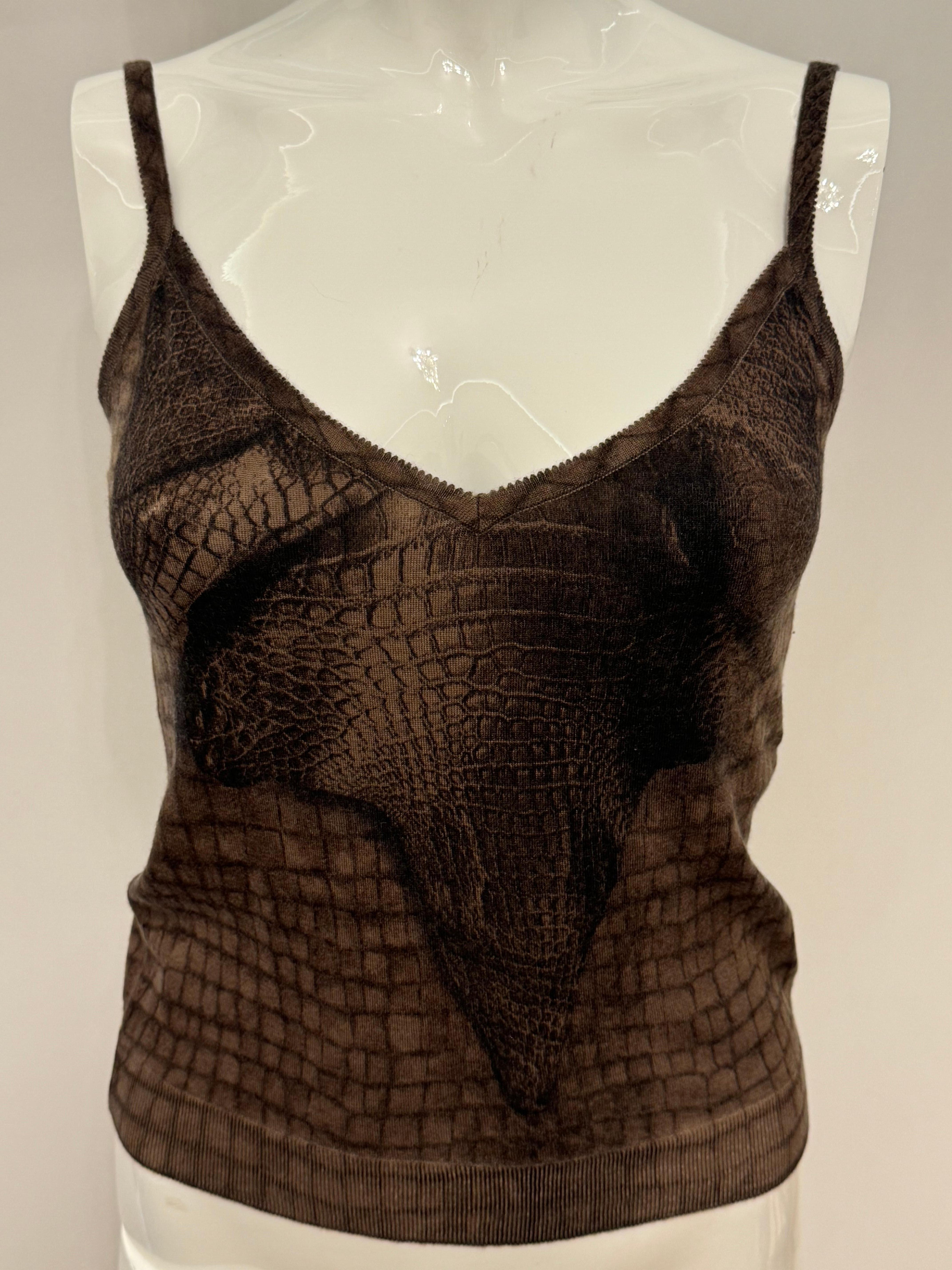 Conjunto de gemelos de cachemira con estampado de cocodrilo F/W 2000 de John Galliano, talla M, botones al estilo icónico de Galliano. Raro hallazgo. Talla M, puede ajustarse desde US 0 hasta US 4. Corte de la etiqueta del tejido.