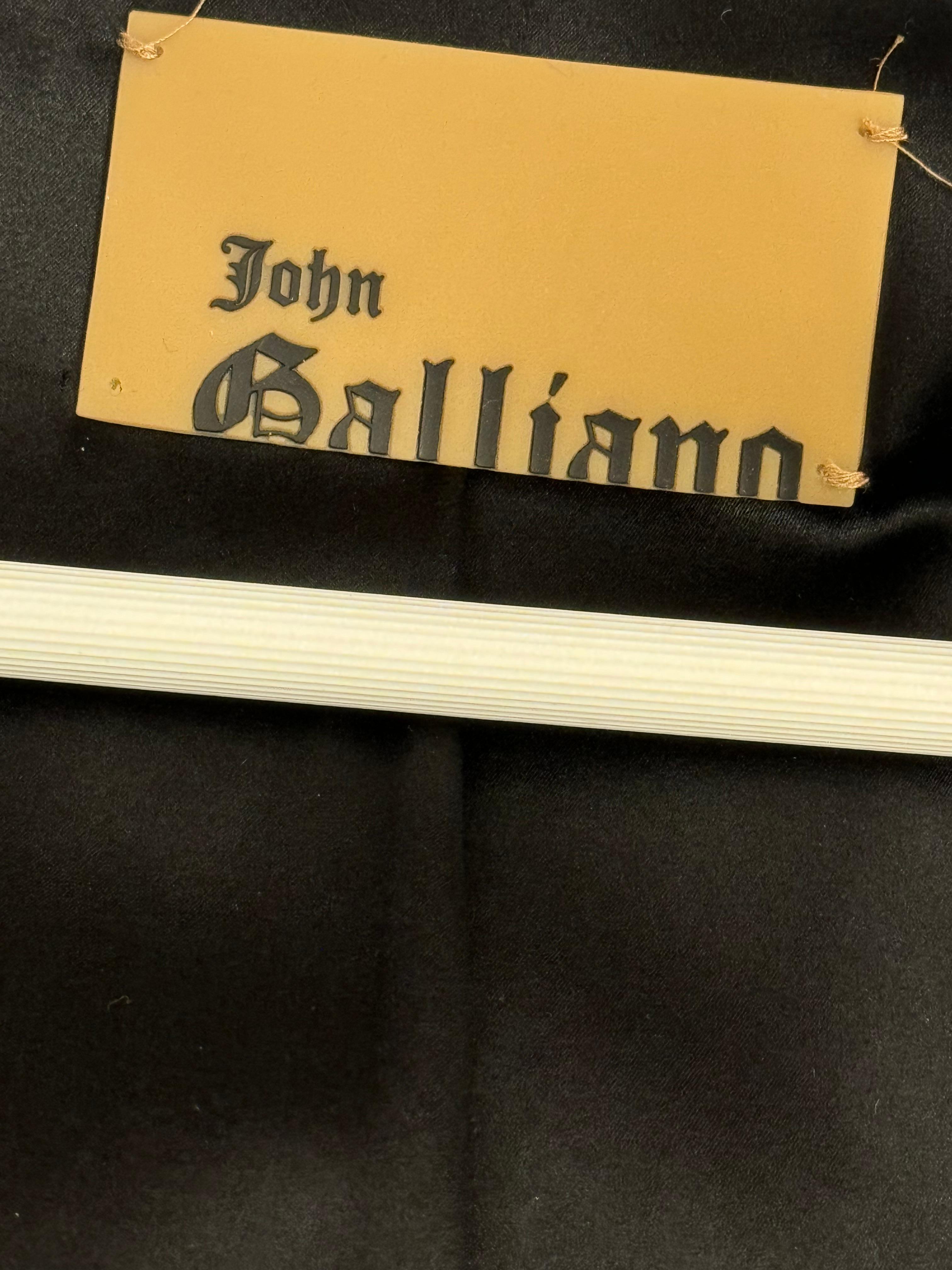 Noir John Galliano F/W 2006 archival amazing black long jacket (veste longue noire) en vente