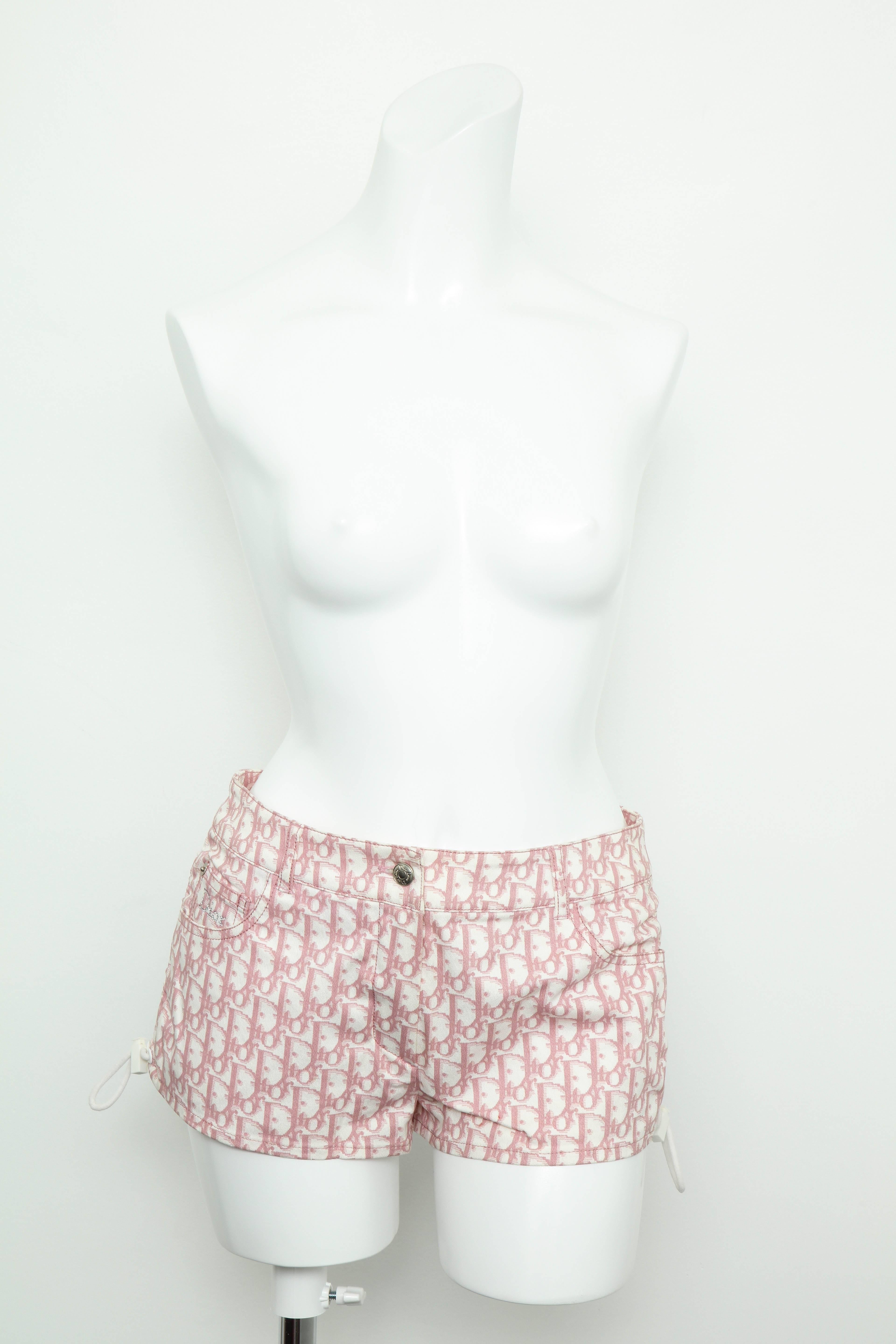 Very rare John Galliano for Christian Dior pink trotter logo shorts.

FR Size 36