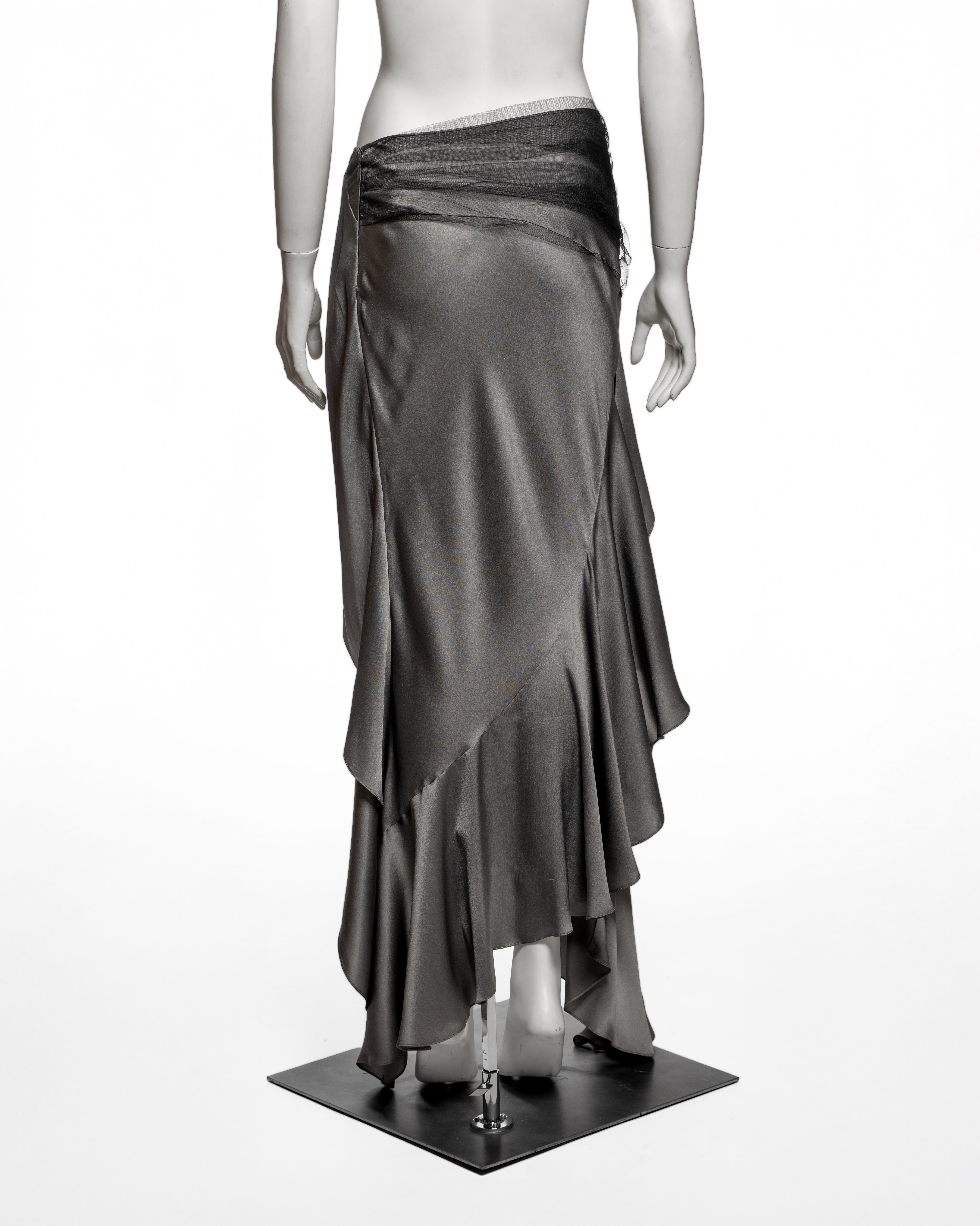 John Galliano Gonna drappeggiata in seta tagliata in sbieco grigia con sovrapposizione di tulle, SS 2006 in vendita 4