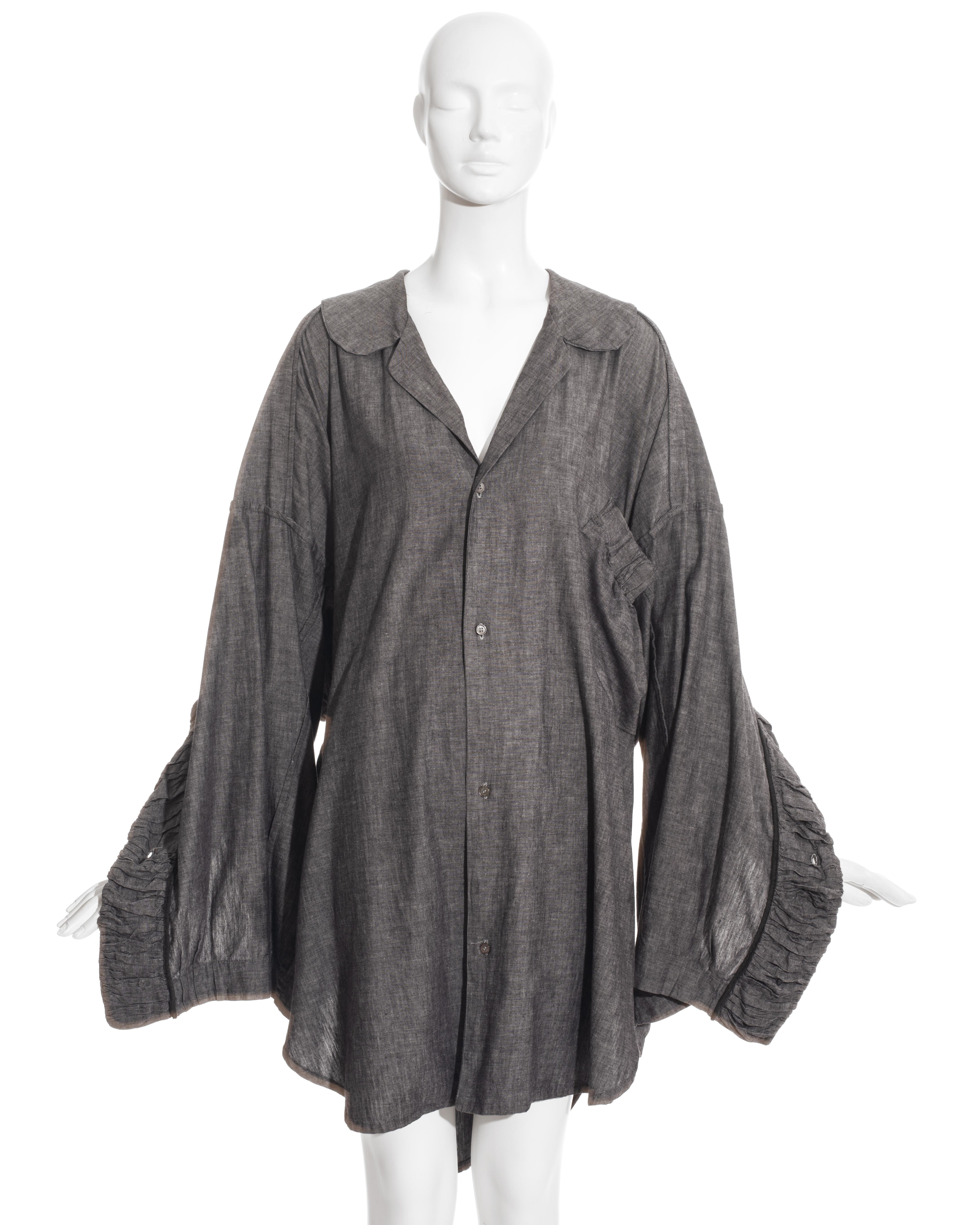 John Galliano grey linen oversized button-up shirt, ss 1985 In Excellent Condition For Sale In London, GB