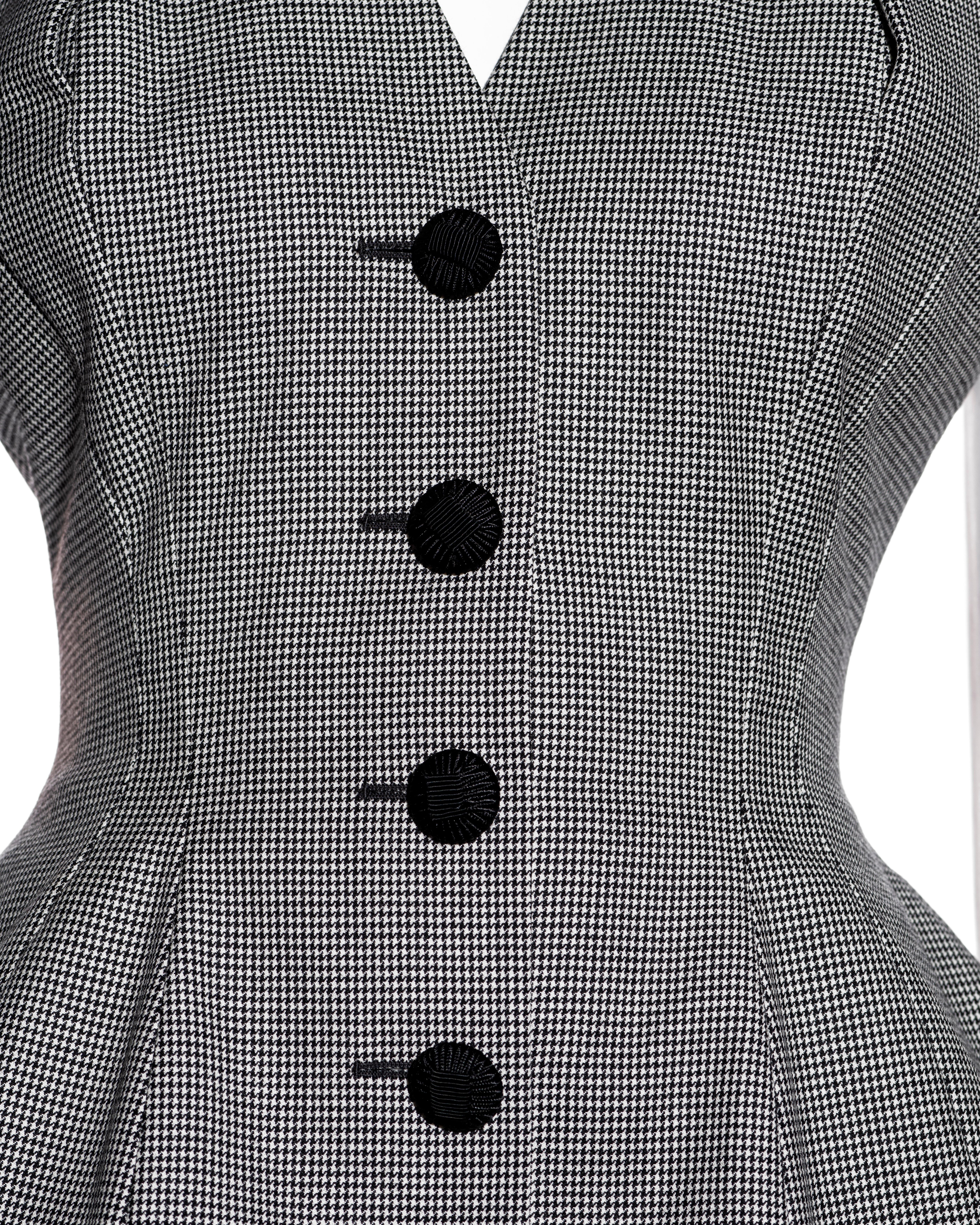 John Galliano abito con gonna in lana a quadri in pied-de-poule, ss 1995 In condizioni ottime a London, GB