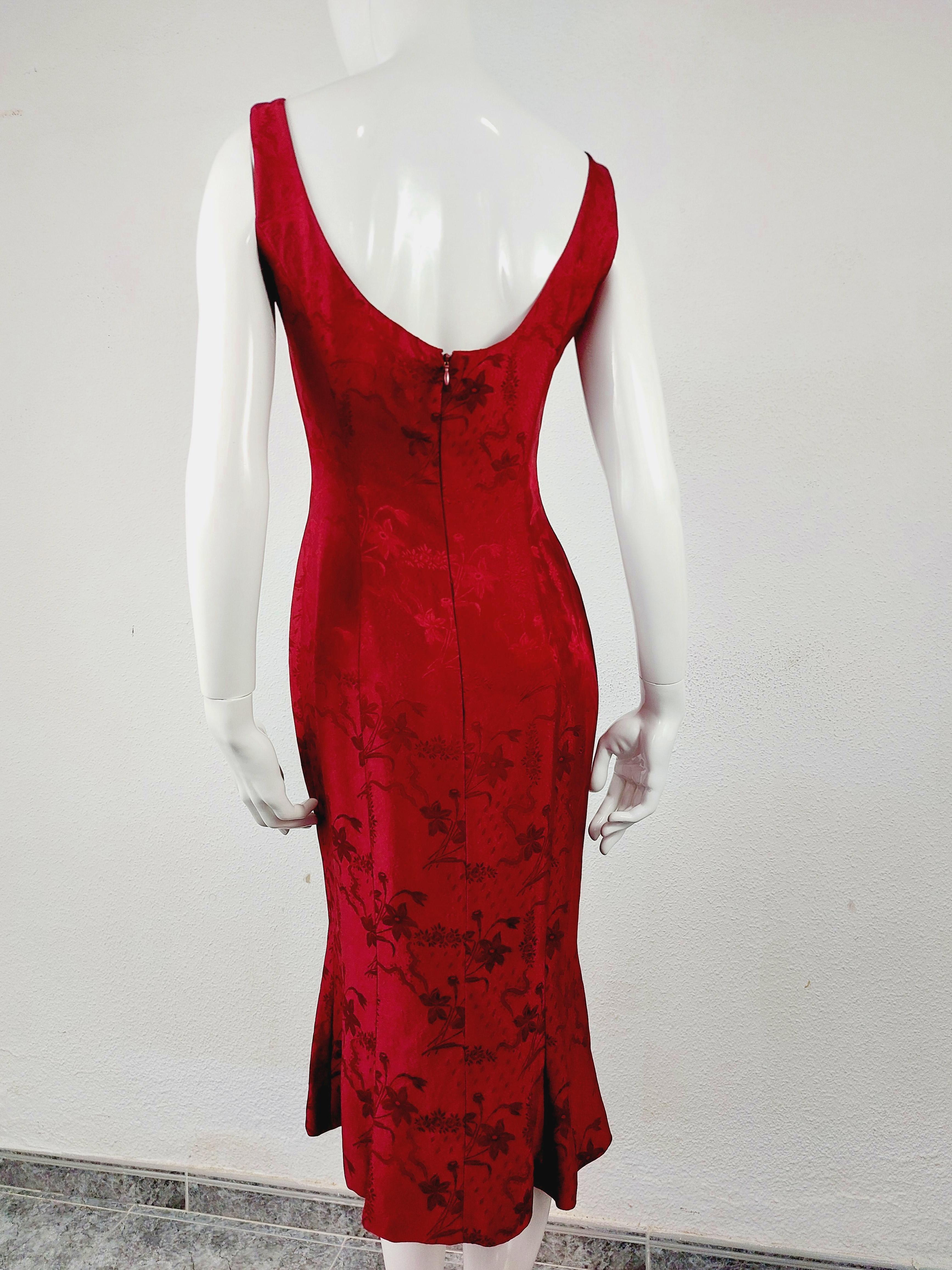 John Galliano London Red Silk Brocade Floral Runway Evening Gown Dress w Stola In Excellent Condition For Sale In PARIS, FR