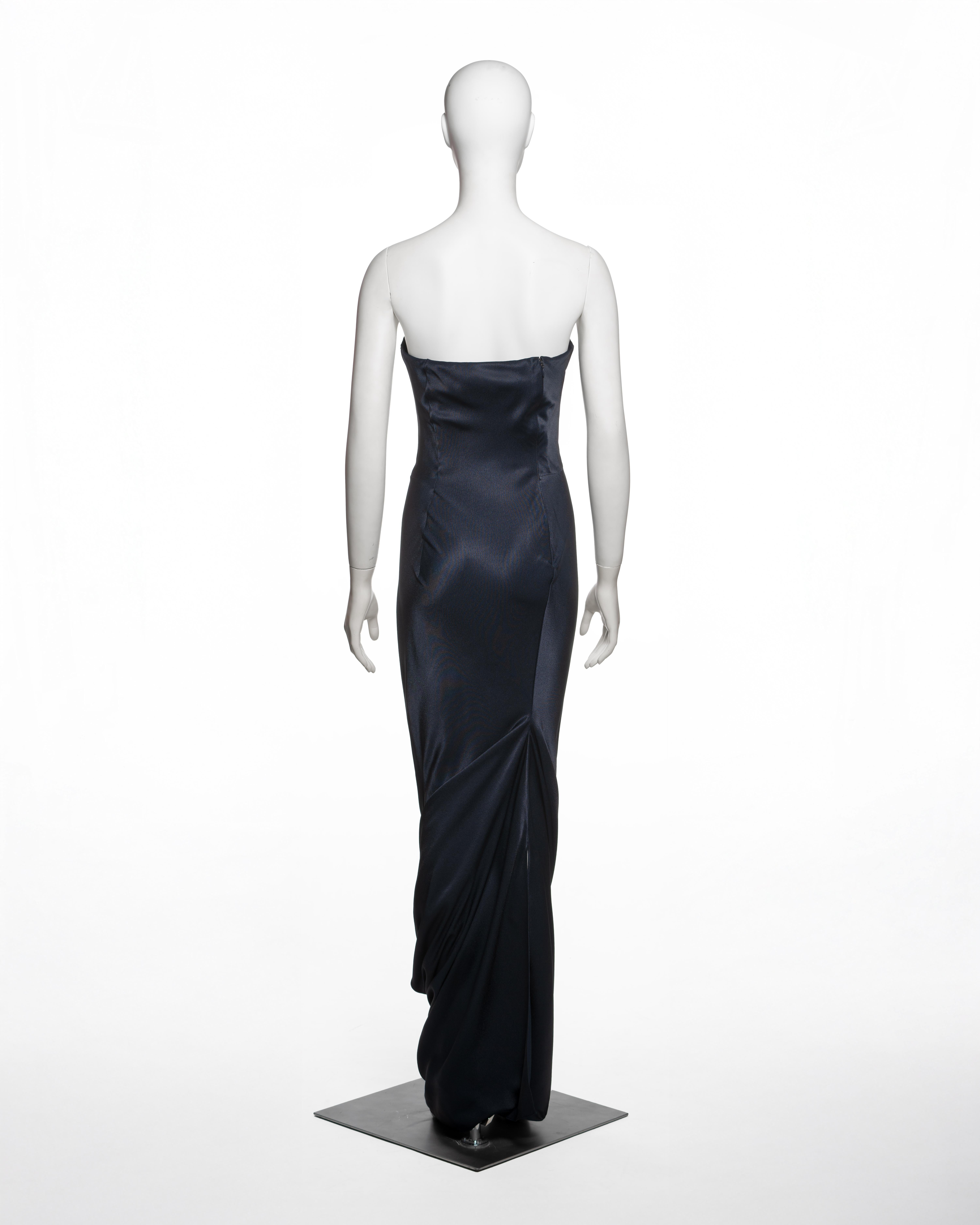 John Galliano Vestido drapeado sin tirantes de crepé satinado azul noche, FW 1995 en venta 6