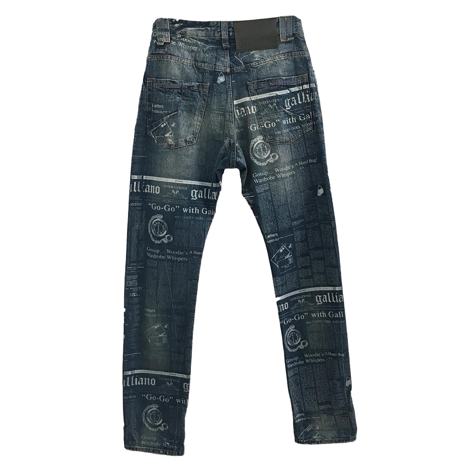 John Galliano iconic newspaper print Denim Jeans. 

Size : 32 / 46

MEASUREMENTS : 
Waist: 83.5 cm
Full length side seam: 115 cm
Inseam: 84 cm

