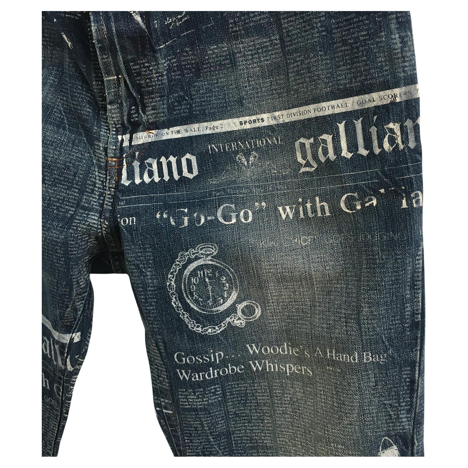 John Galliano Newspaper Print Indigo Jeans Denim Pants In Good Condition For Sale In Berlin, DE