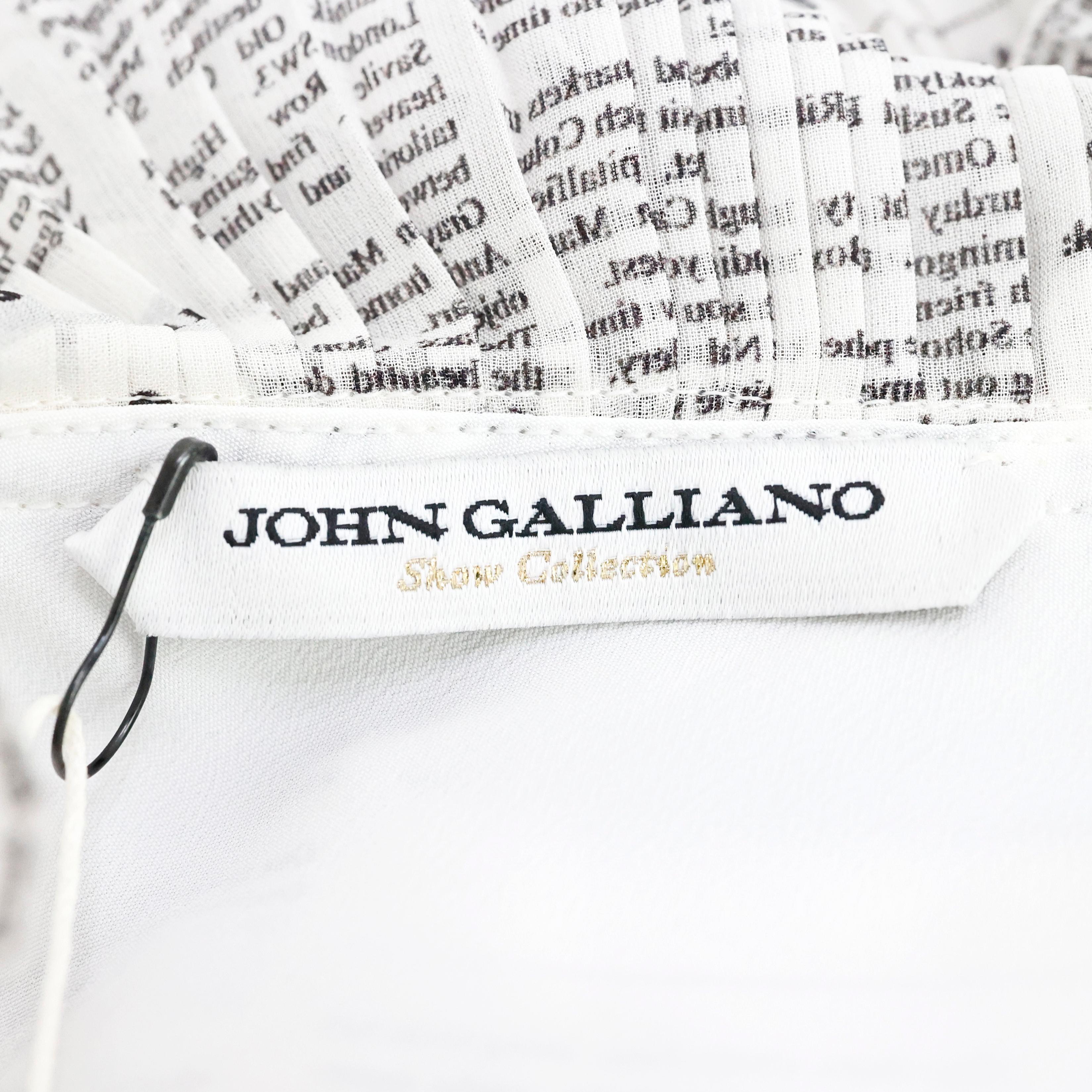 John Galliano Gazette/ Newspaper Robe en soie en vente 2