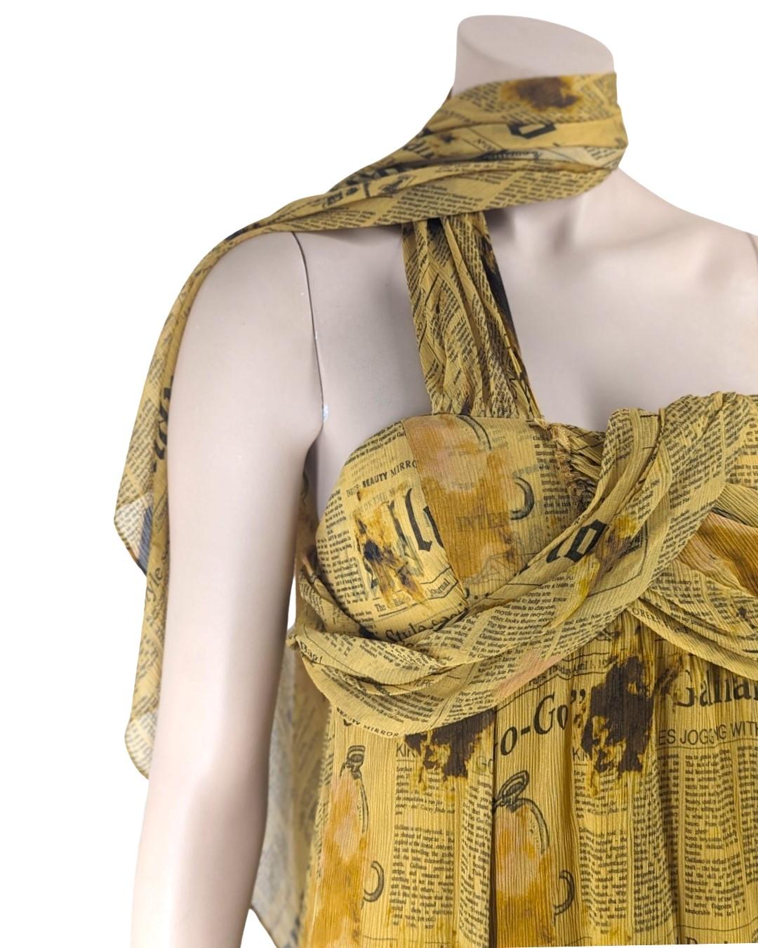 Marron John Galliano - Mini robe en soie avec papier journal en vente