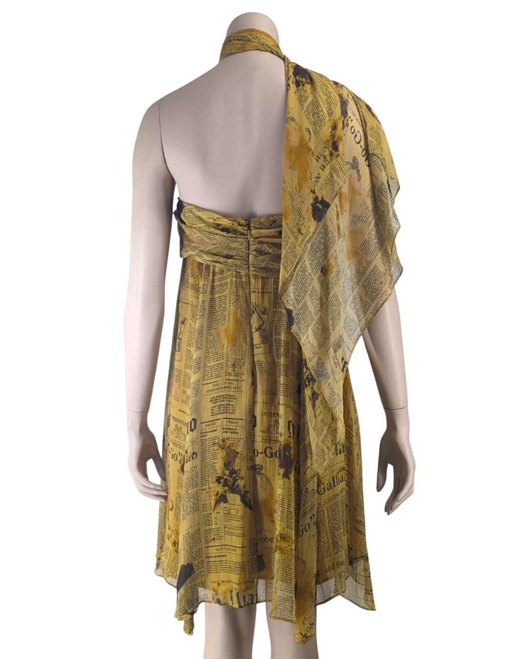 John Galliano - Mini robe en soie avec papier journal Pour femmes en vente