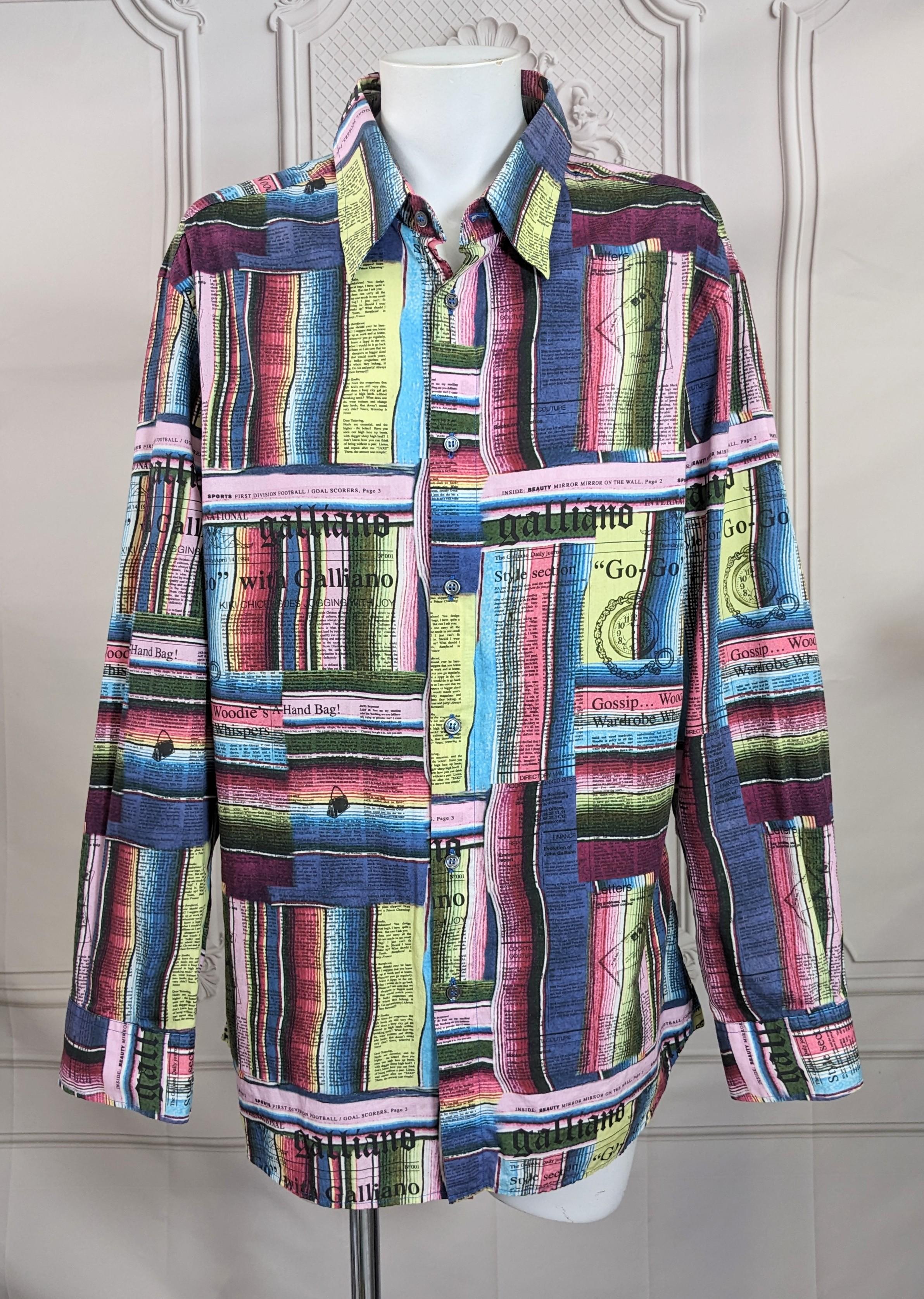 Camisa para hombre John Galliano Newsprint Multicolor Gris en venta