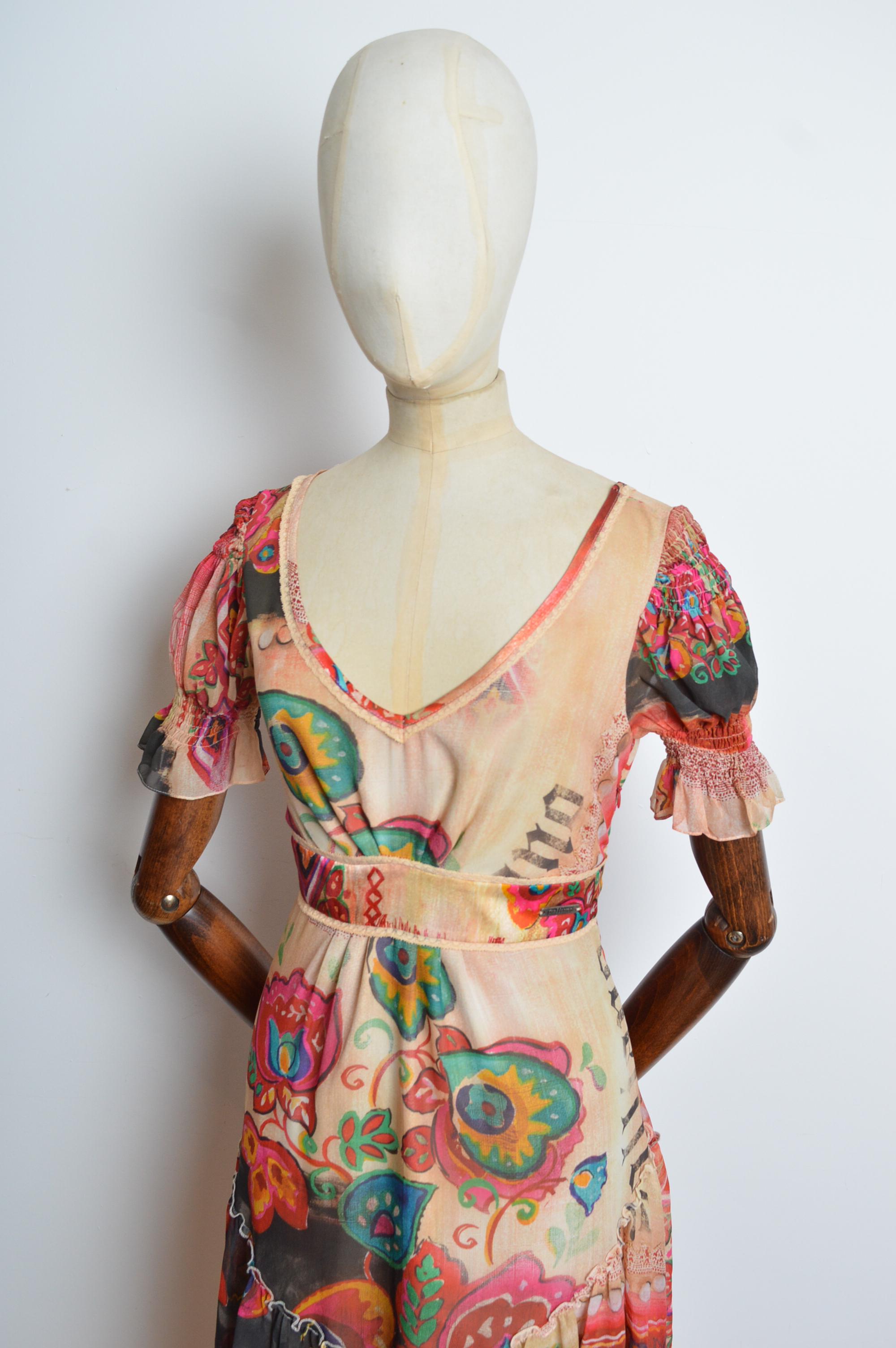 John Galliano - Vestito da tè in seta con stampa floreale dipinta e maniche corte In condizioni buone in vendita a Sheffield, GB