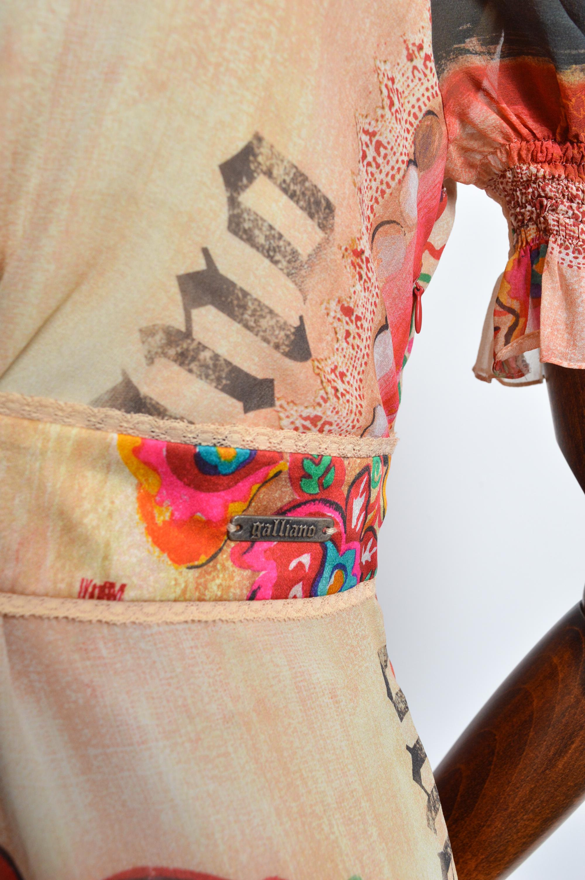Donna John Galliano - Vestito da tè in seta con stampa floreale dipinta e maniche corte in vendita