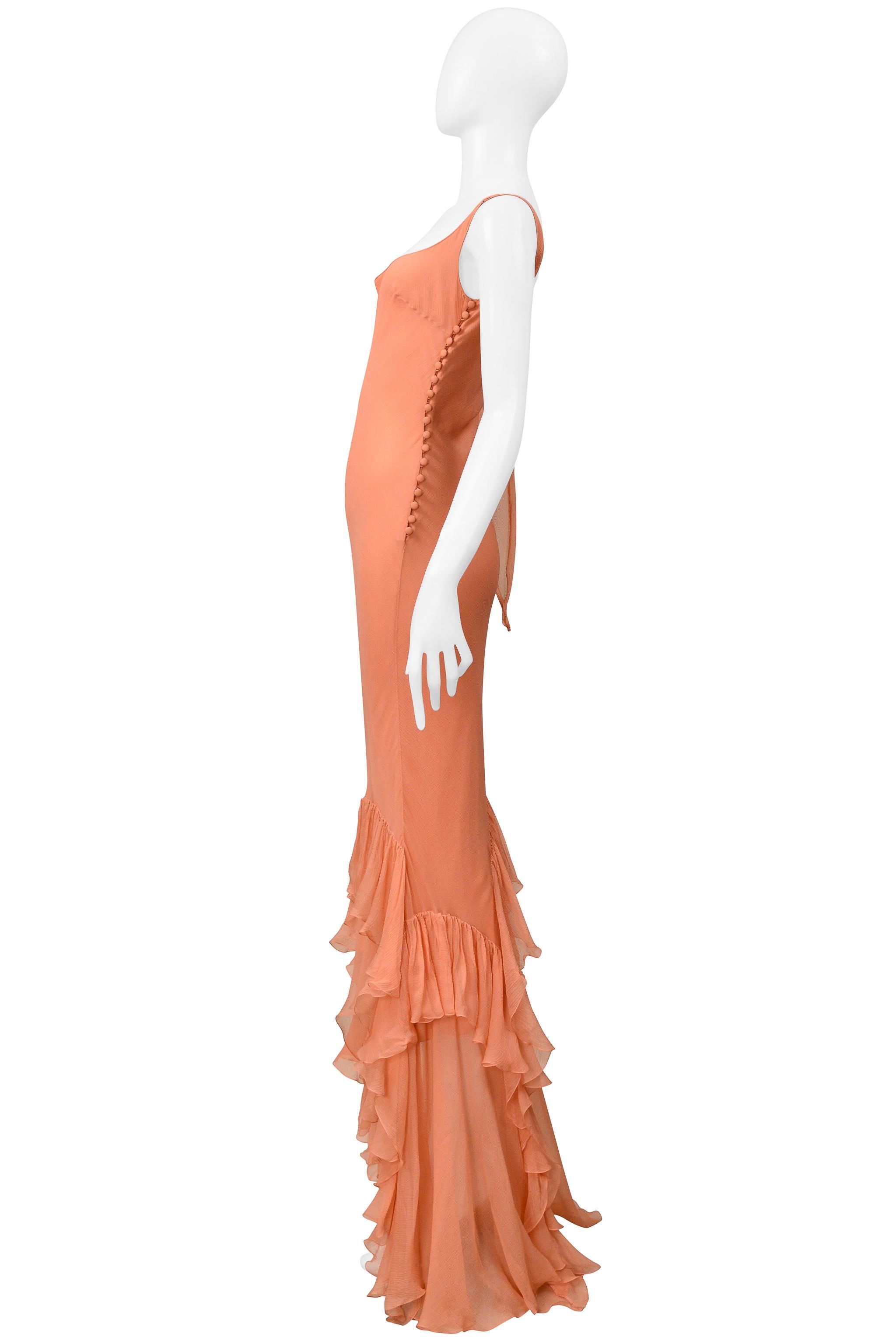 John Galliano - Robe du soir à volants en mousseline de soie pêche Pour femmes en vente