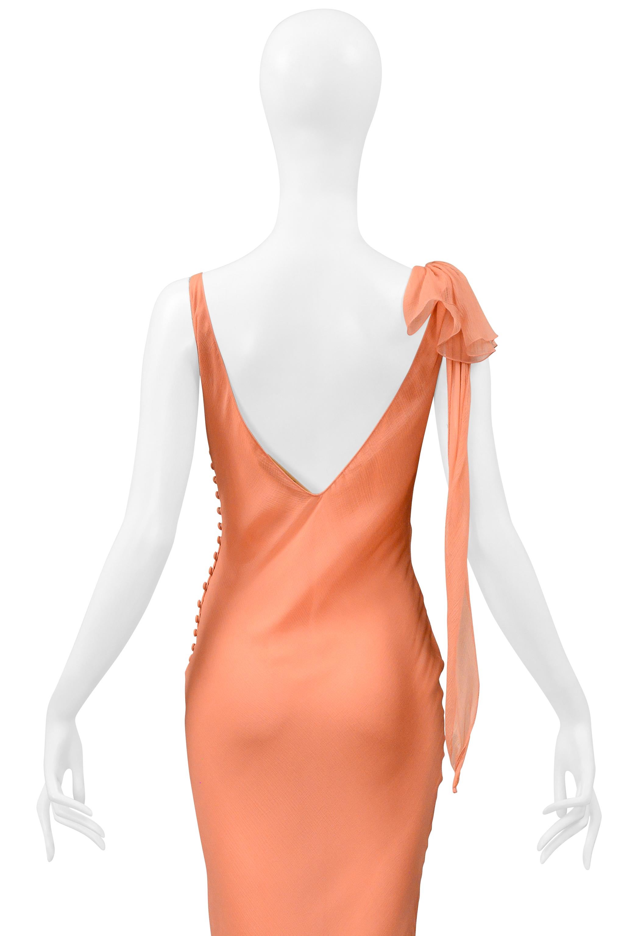 John Galliano - Robe du soir à volants en mousseline de soie pêche en vente 3