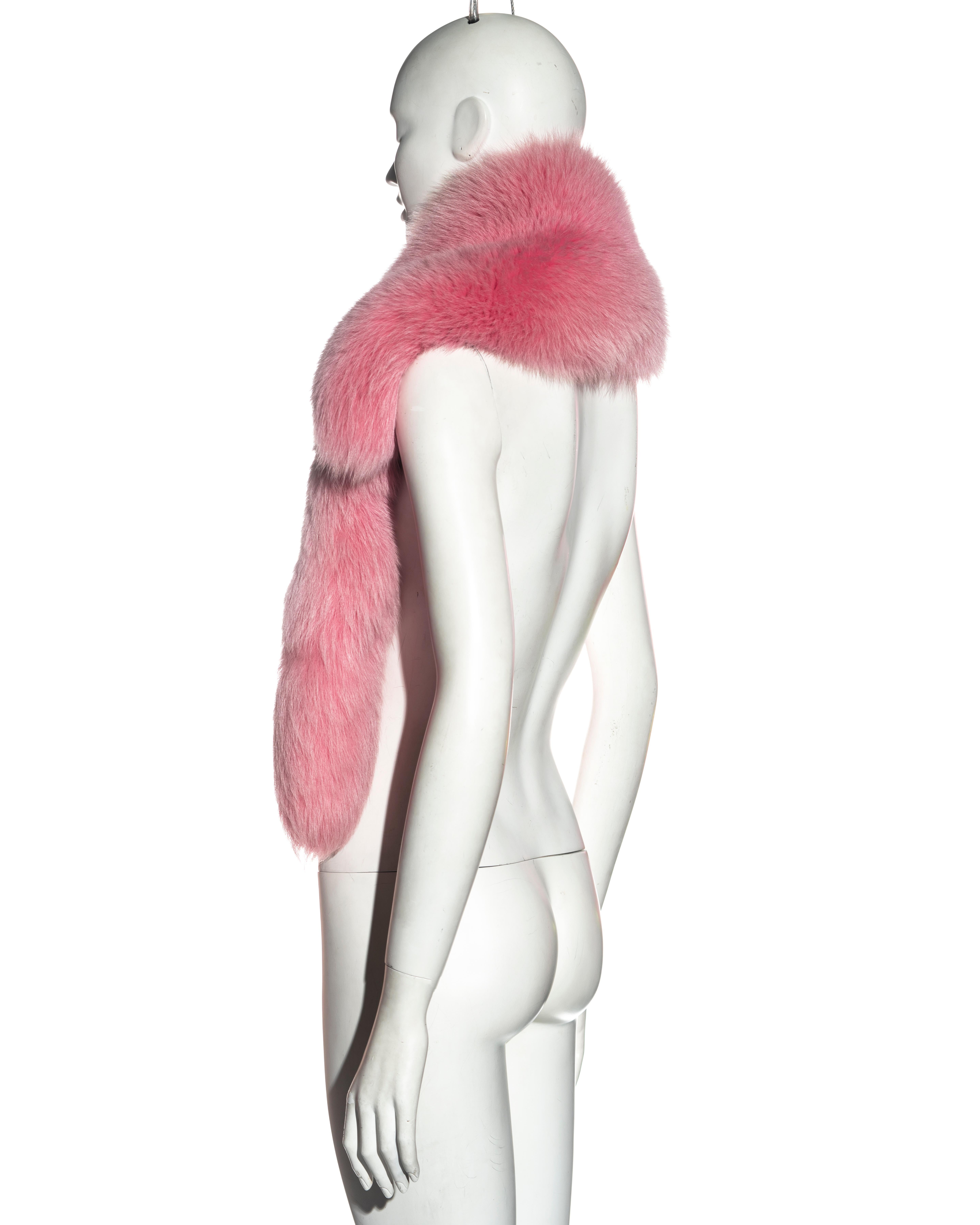 rosafarbener Stockfellsteg mit gekreuzten Enden von John Galliano, fw 1997 2