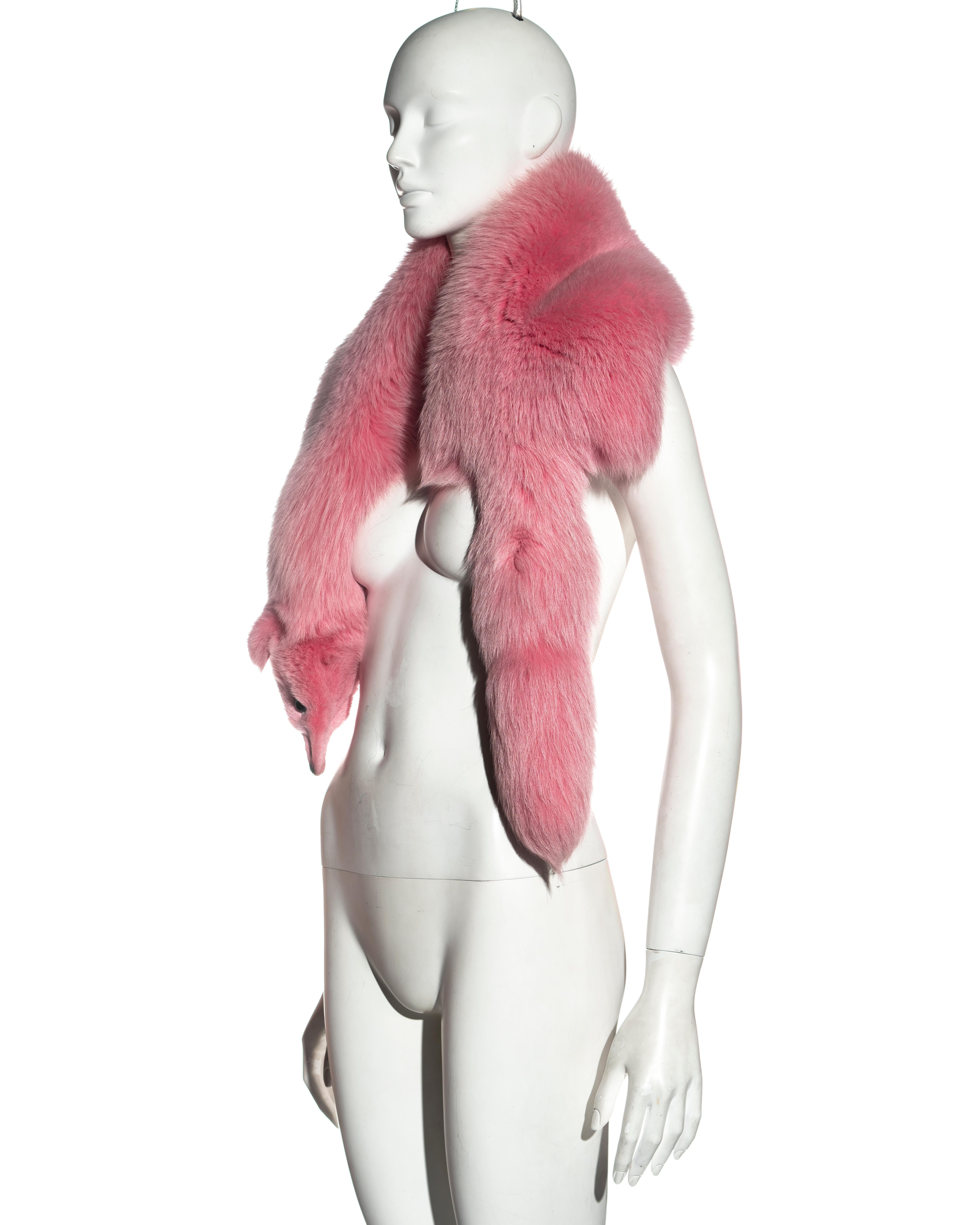 rosafarbener Stockfellsteg mit gekreuzten Enden von John Galliano, fw 1997 4