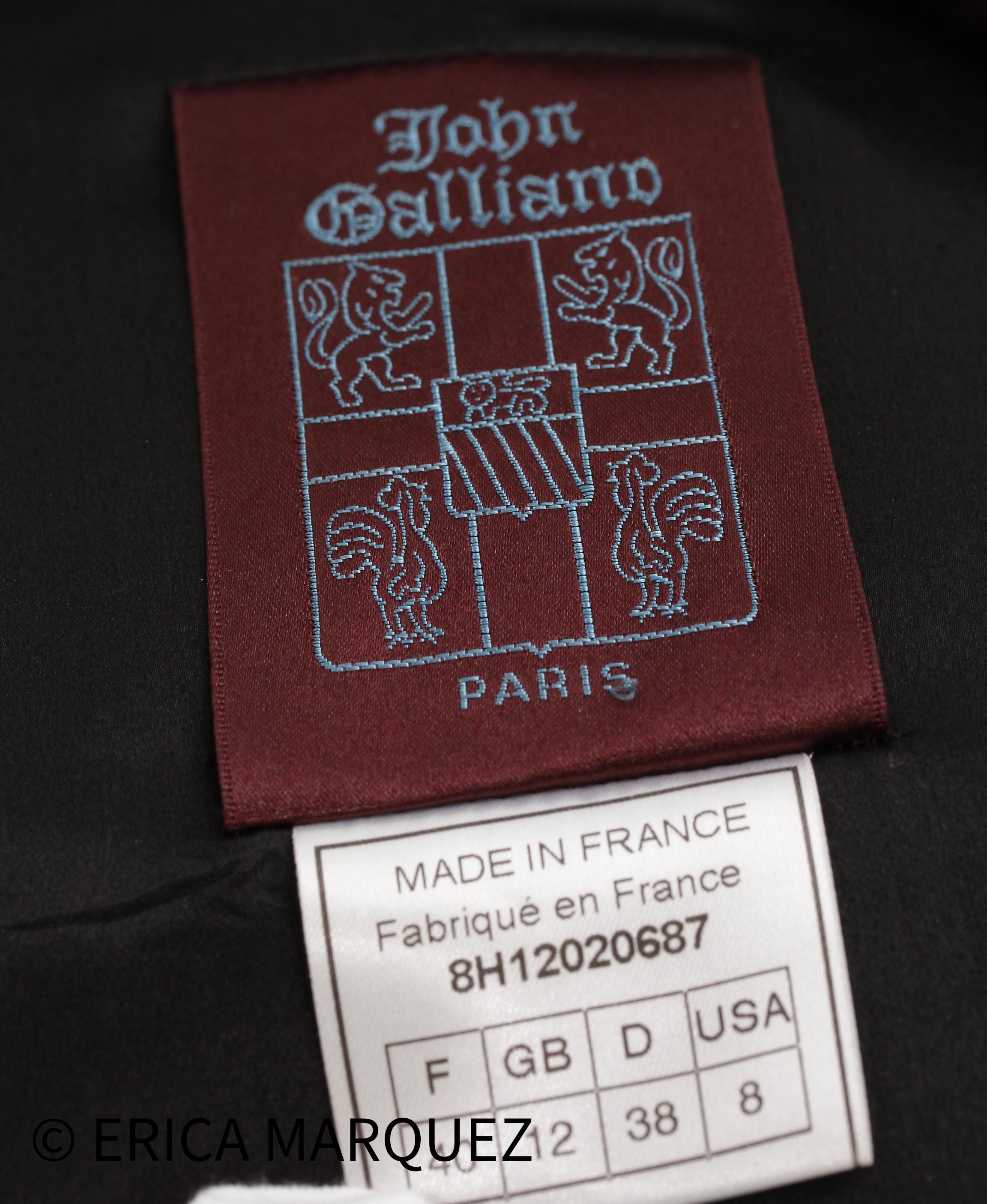 JOHN GALLIANO, Plum, Wool Blend, One Button Closure, Oversize Collar, Coat, 1998 For Sale 2