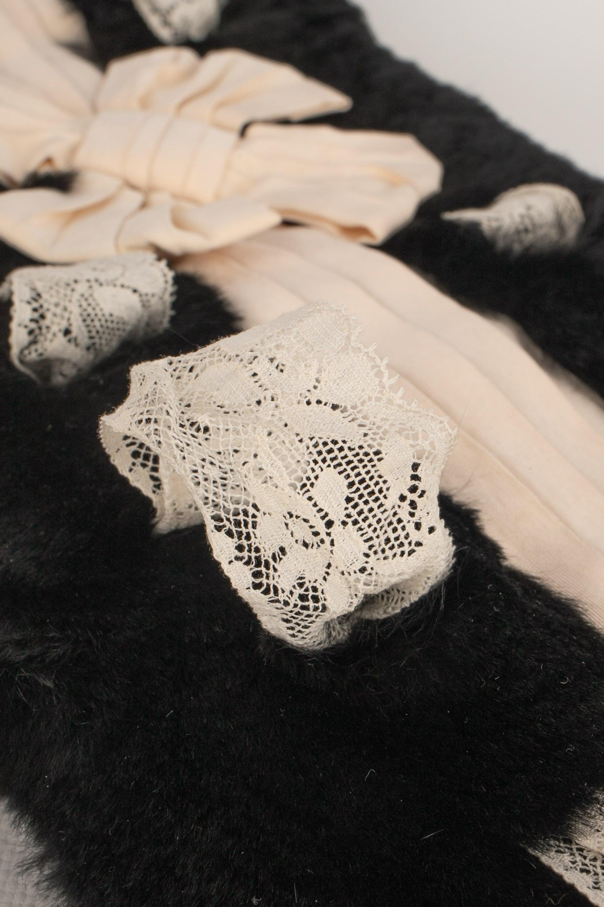 John Galliano Rabbit Fur Scarf, 2001 In Good Condition For Sale In SAINT-OUEN-SUR-SEINE, FR