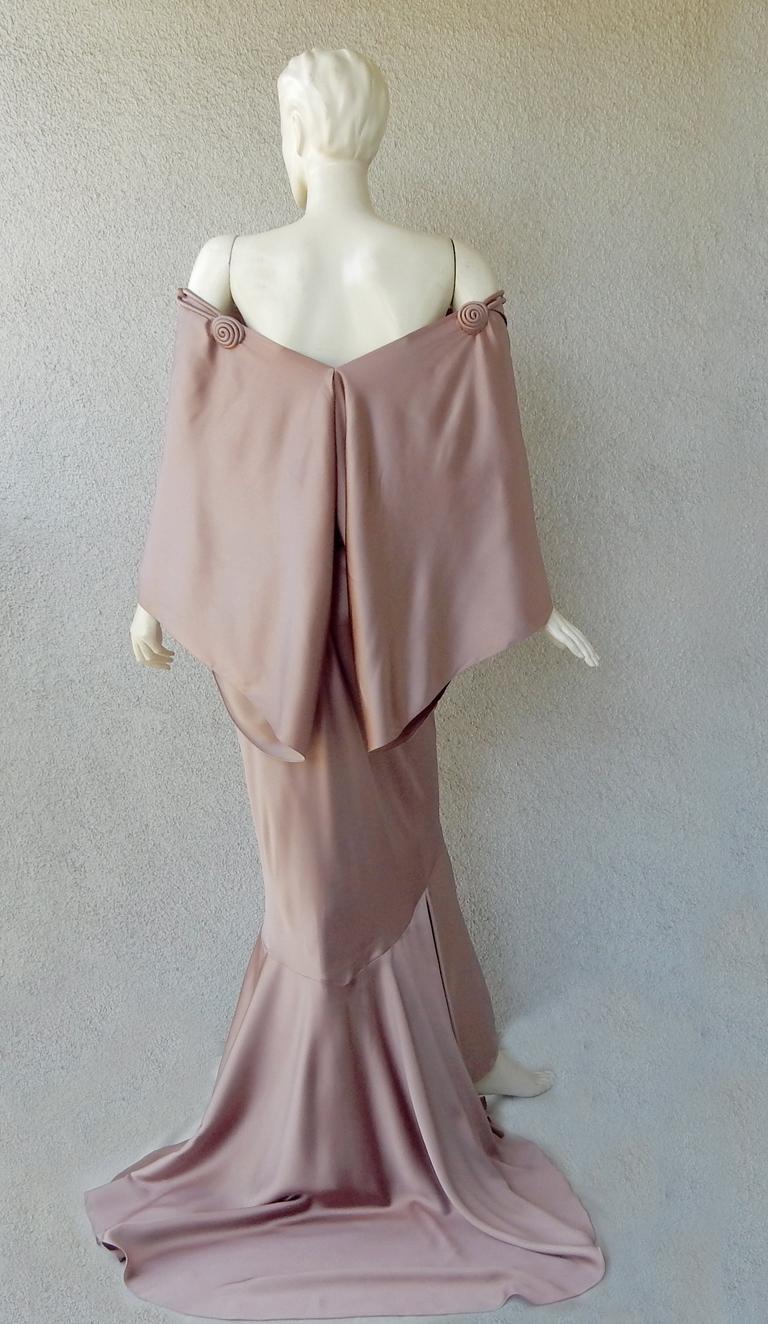 John Galliano Seltene Deco Inspirierte High Style Robe im Angebot 1