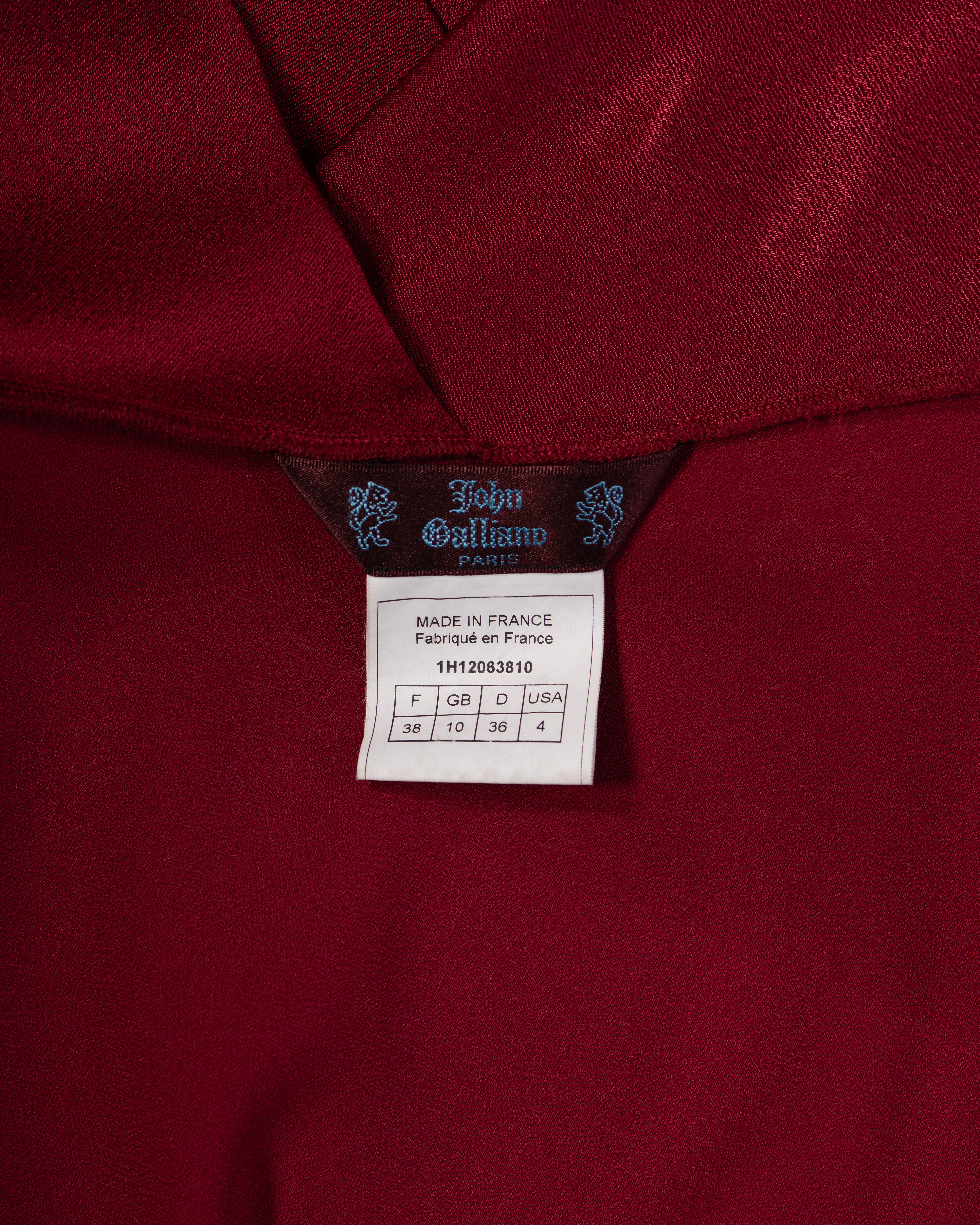 I Galliano Robe de soirée en satin rouge à dos de crêpe coupé en biais, FW 2001 en vente 8