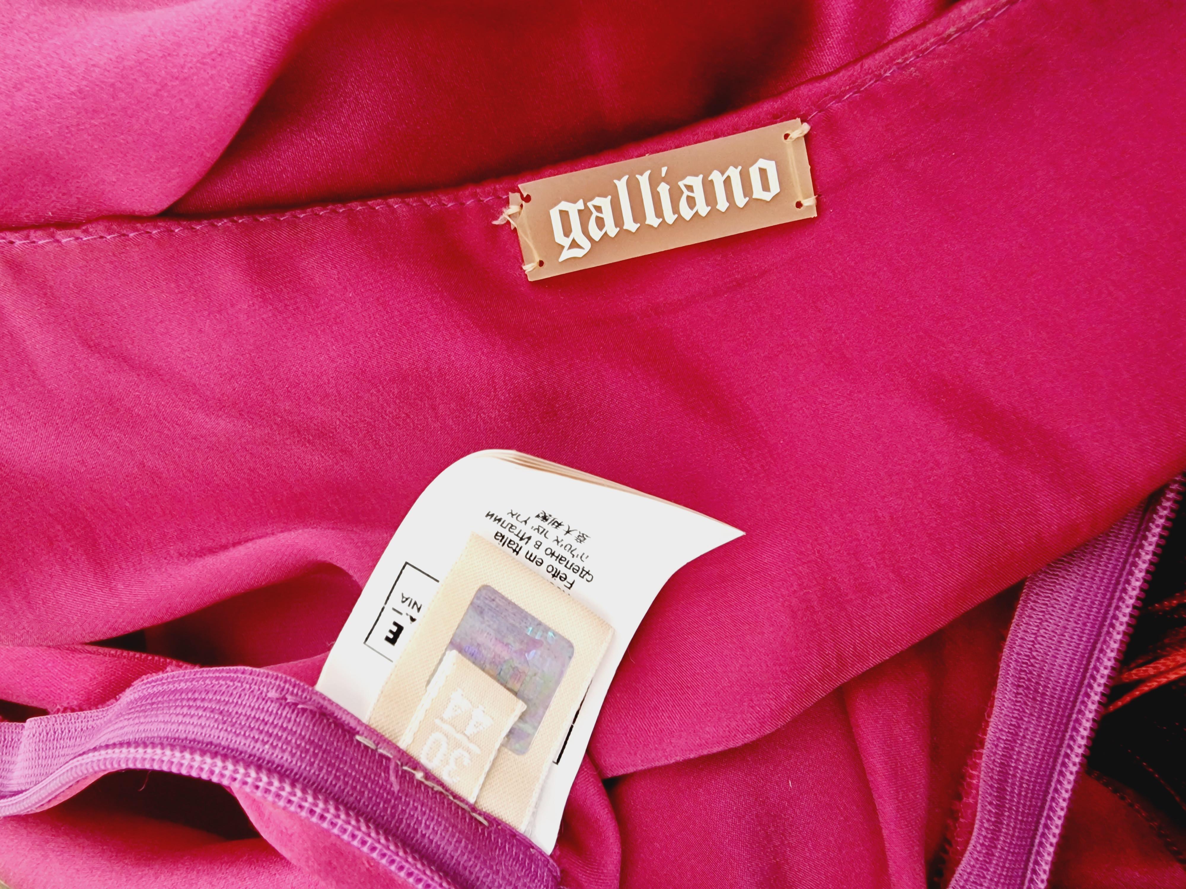 John Galliano Runway 1997 A/W Suzy Phinix robe de tailleur Kendall Jenner grise froncée en vente 9