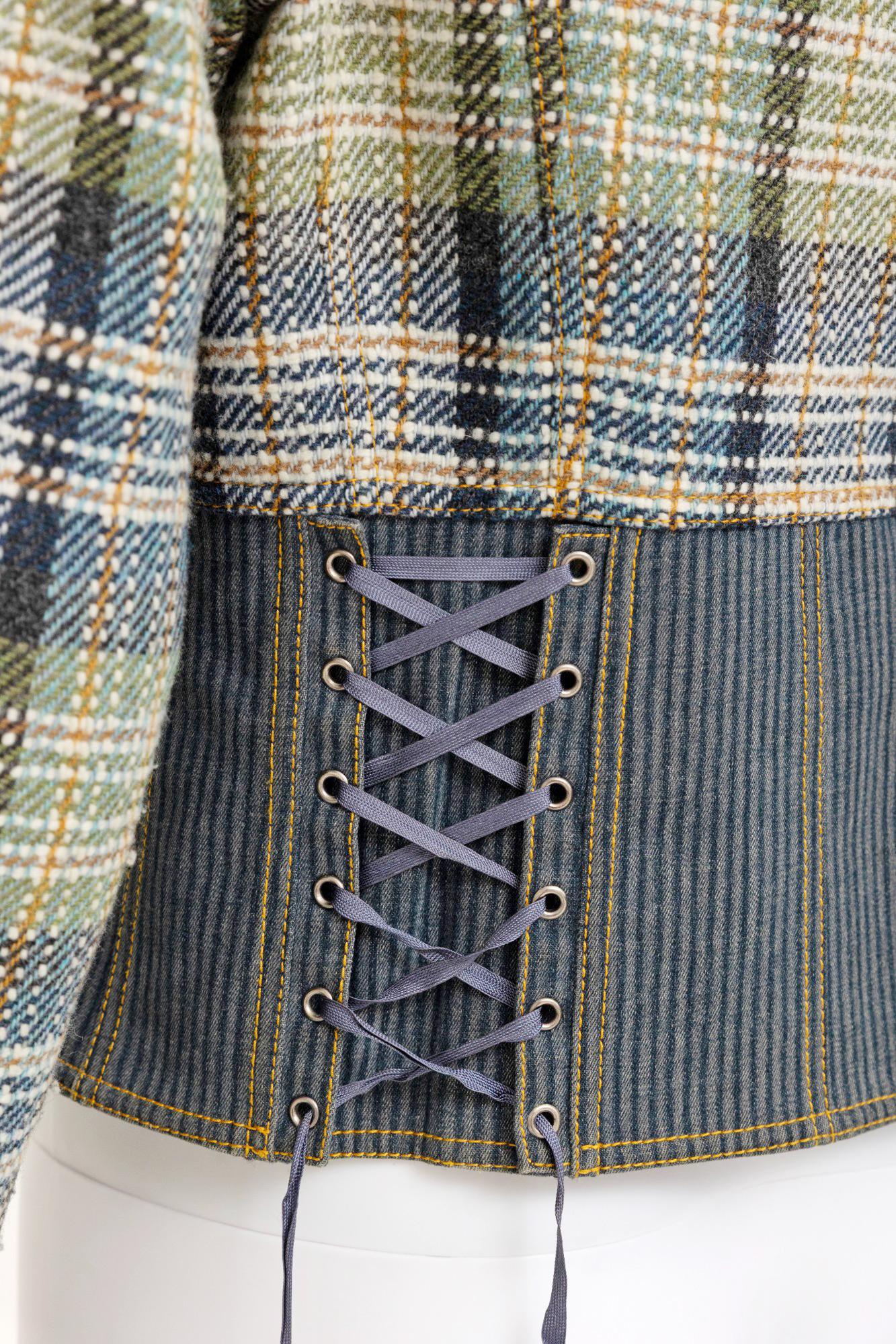 John Galliano S/S 2005 - Veste en soie verte et bleue à carreaux Bondage en vente 5