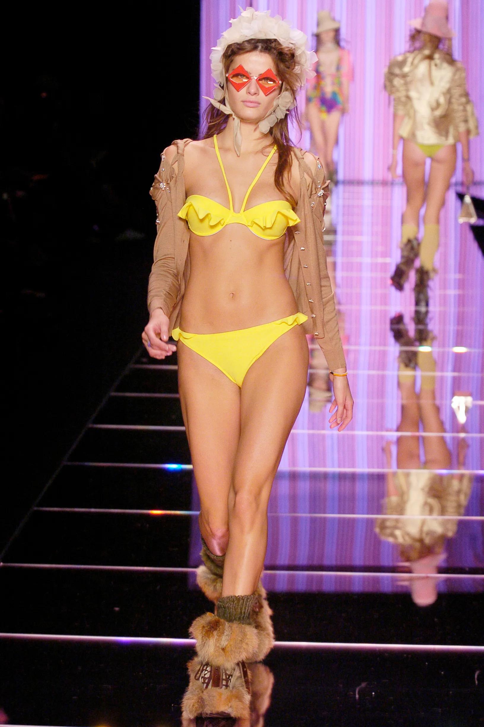 John Galliano - Costume da bagno monokini giallo P/E 2005 - Scaduto con cartellino in vendita 5