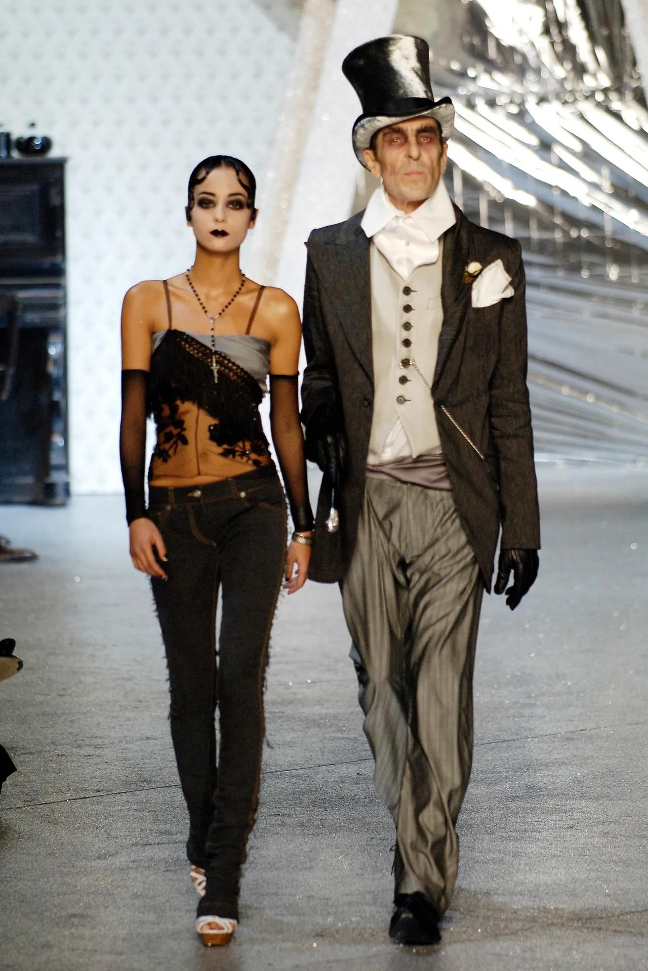 John Galliano Pasarela S/S 2006 Conjunto de chaqueta vaquera y tul, vaqueros y falda Negro en venta