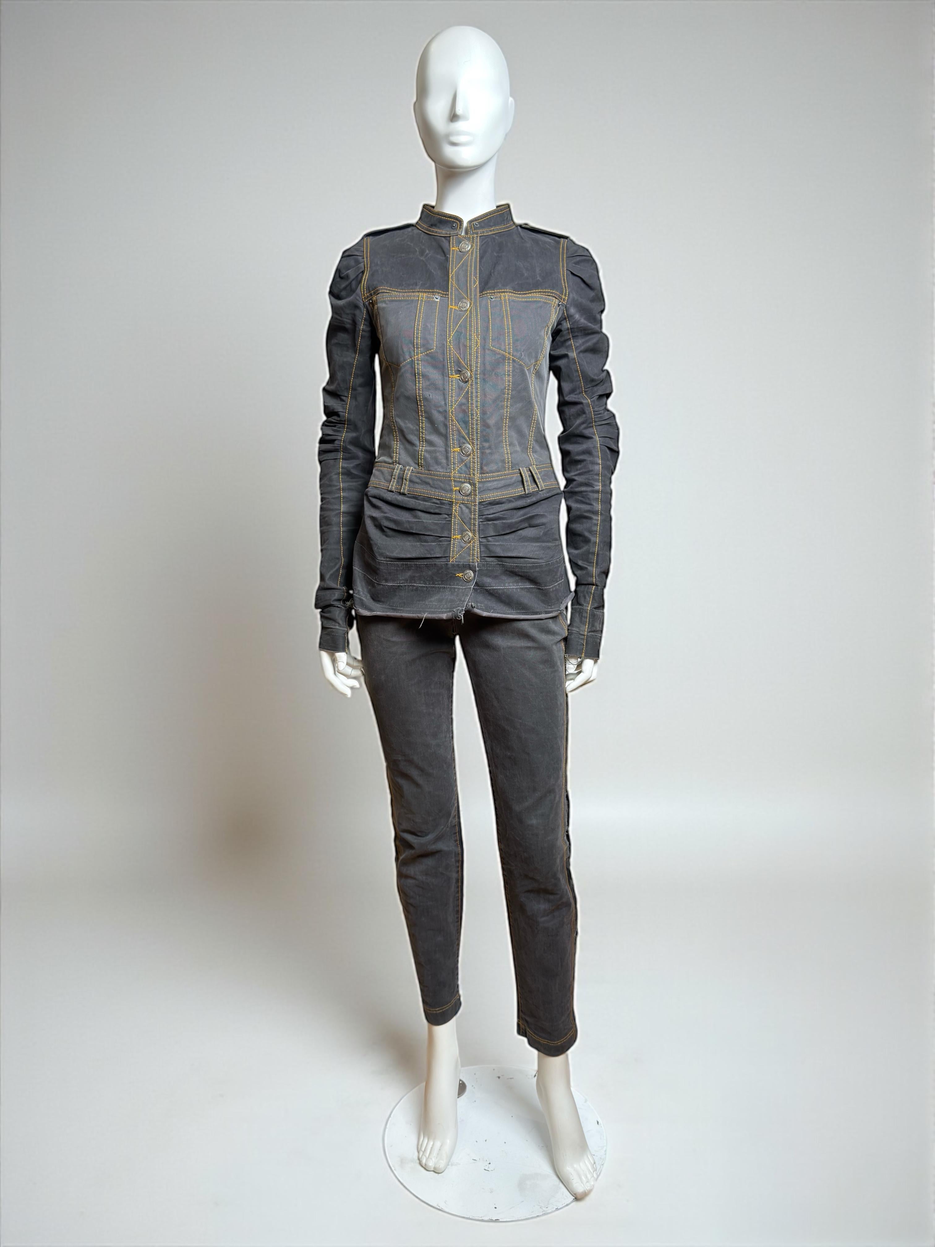 Femenino o masculino John Galliano Pasarela S/S 2006 Conjunto de chaqueta vaquera y tul, vaqueros y falda en venta