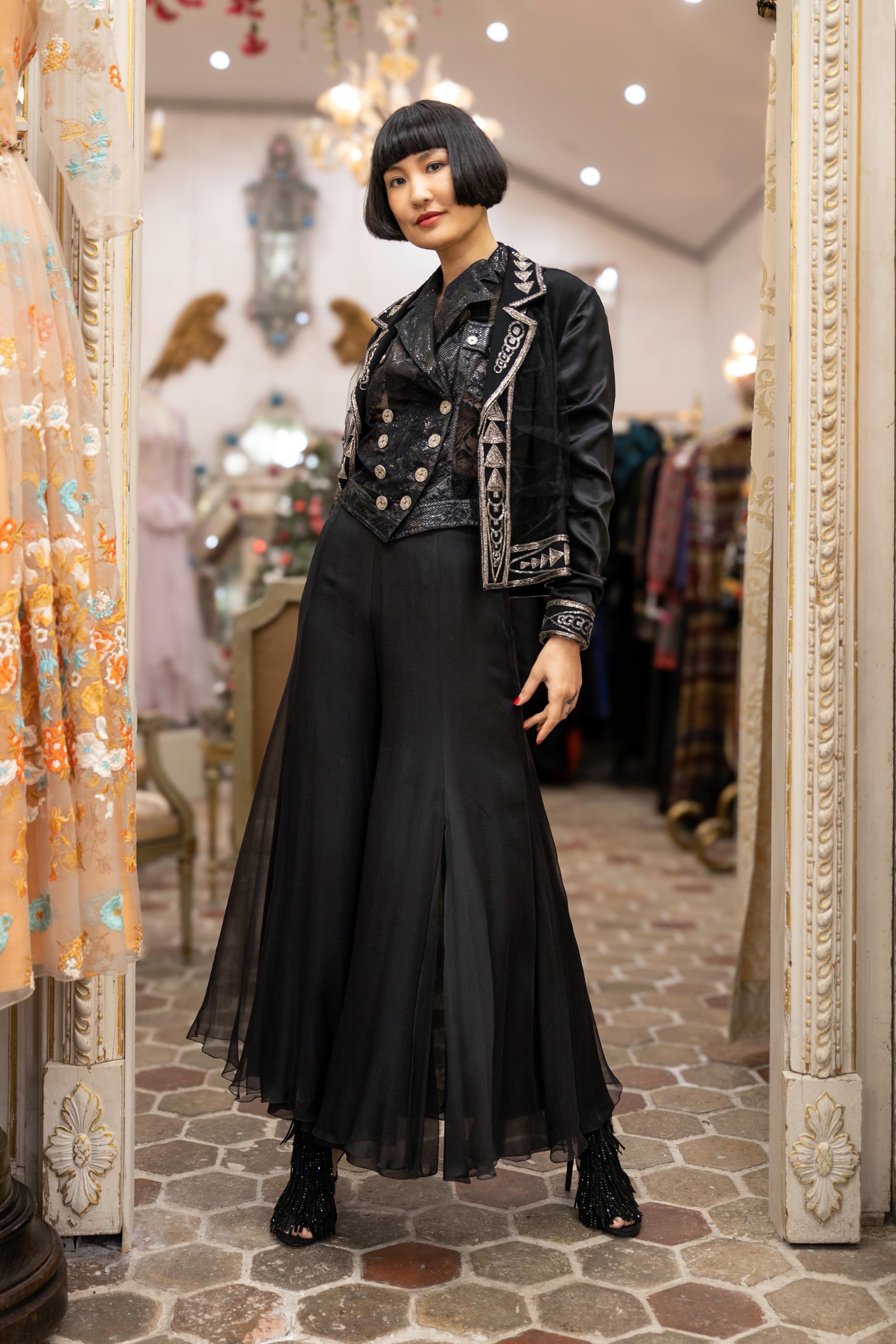 John Galliano Schwarzes kurzärmeliges Top aus Spitze im Zustand „Hervorragend“ im Angebot in SAINT-OUEN-SUR-SEINE, FR