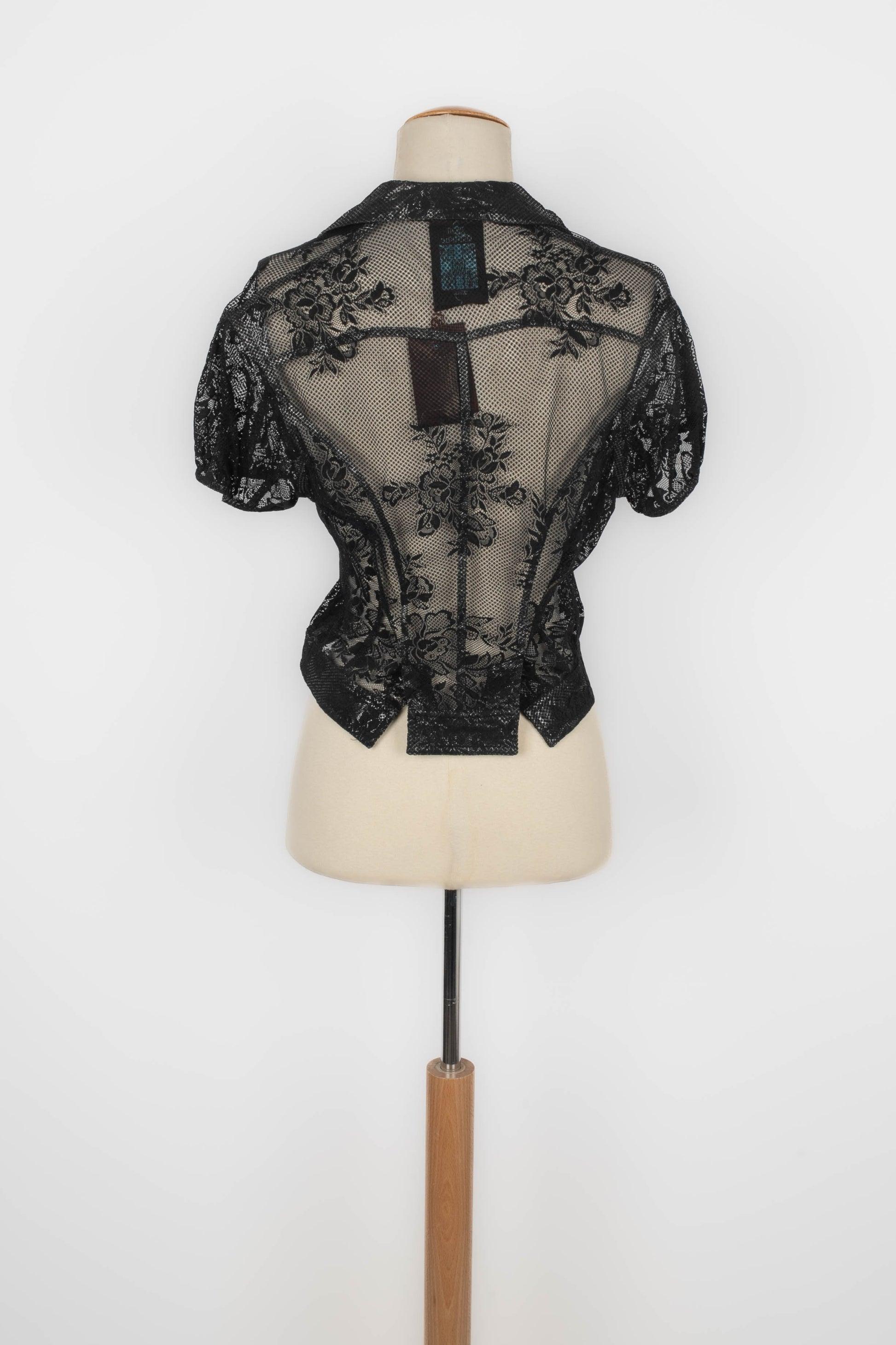 John Galliano Schwarzes kurzärmeliges Top aus Spitze im Angebot 3