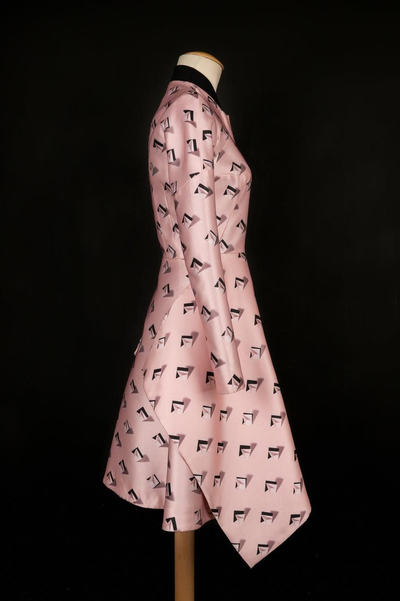 John Galliano Manteau en soie avec des motifs géographiques, 2014. en vente 1