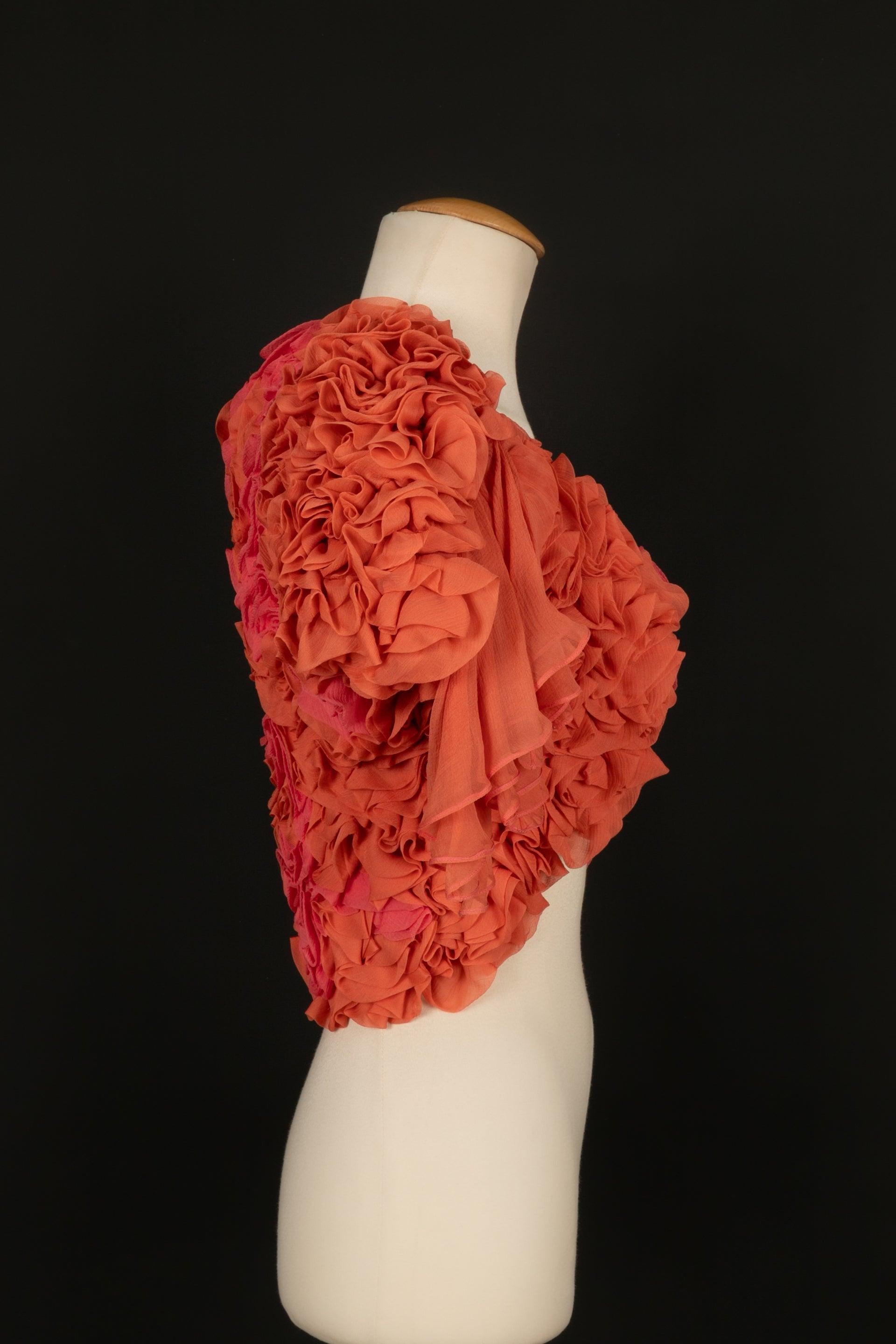 John Galliano Bolero/Giacca in crepe di seta nei toni dell'arancio e del rosa In condizioni ottime in vendita a SAINT-OUEN-SUR-SEINE, FR