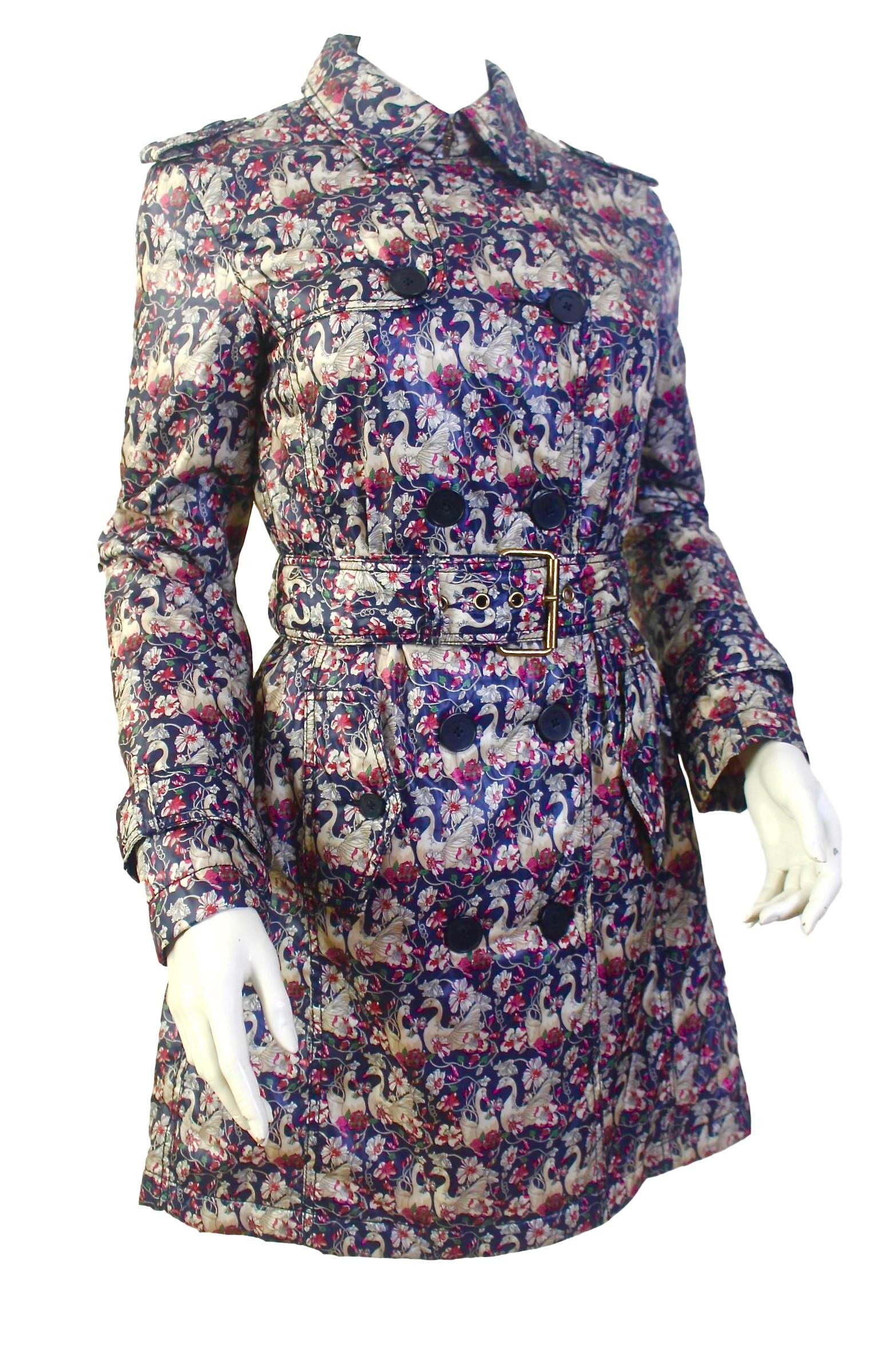 John Galliano Silk Swan Print Padded Coat In Excellent Condition For Sale In Bath, GB