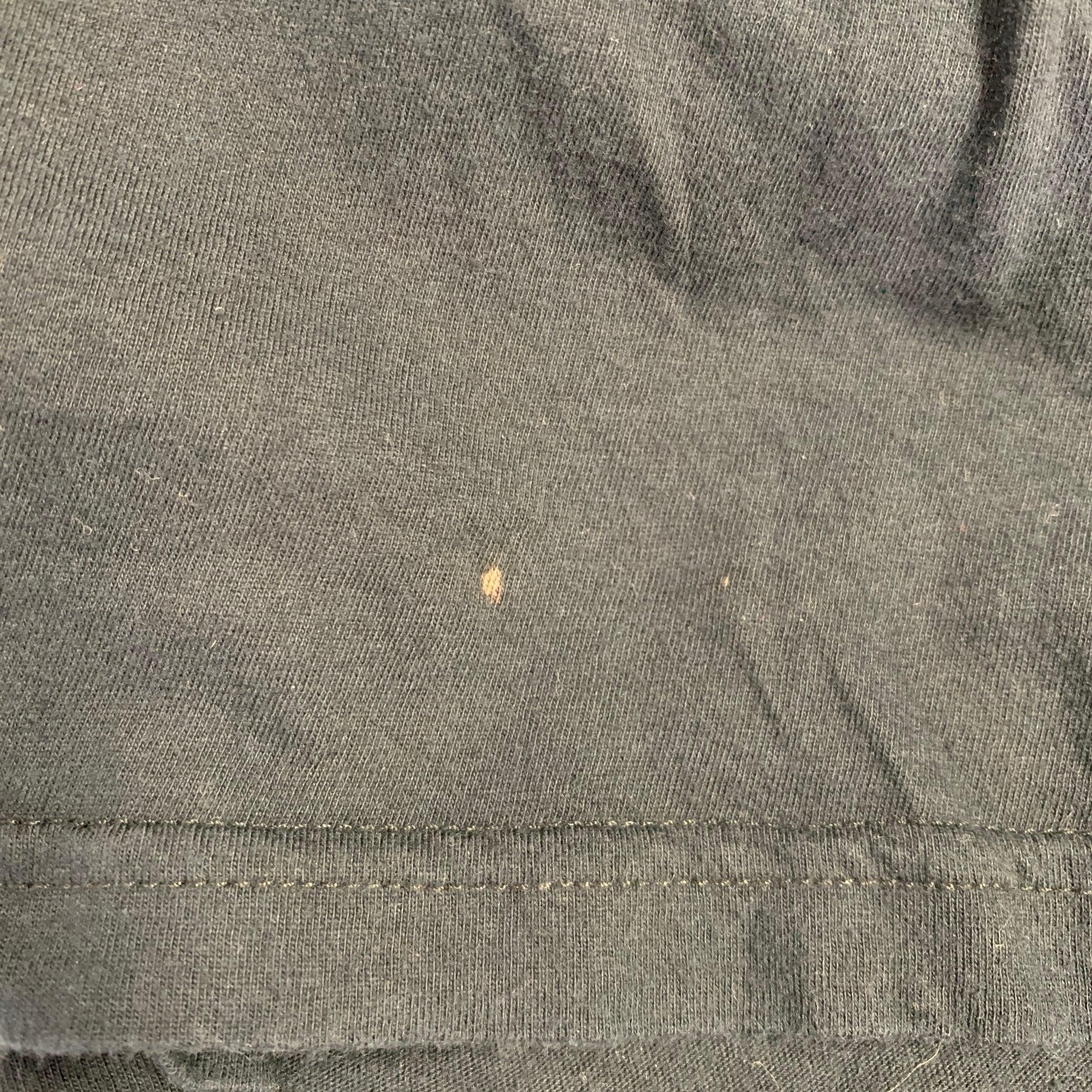 JOHN GALLIANO Größe S Schwarzes T-Shirt aus Baumwolle mit V-Ausschnitt und Monogrammdruck im Angebot 3