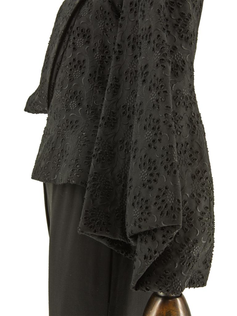 John Galliano Frühjahr 1996 Broderie Anglaise maßgeschneiderte Jacke inspiriertes Oberteil 2