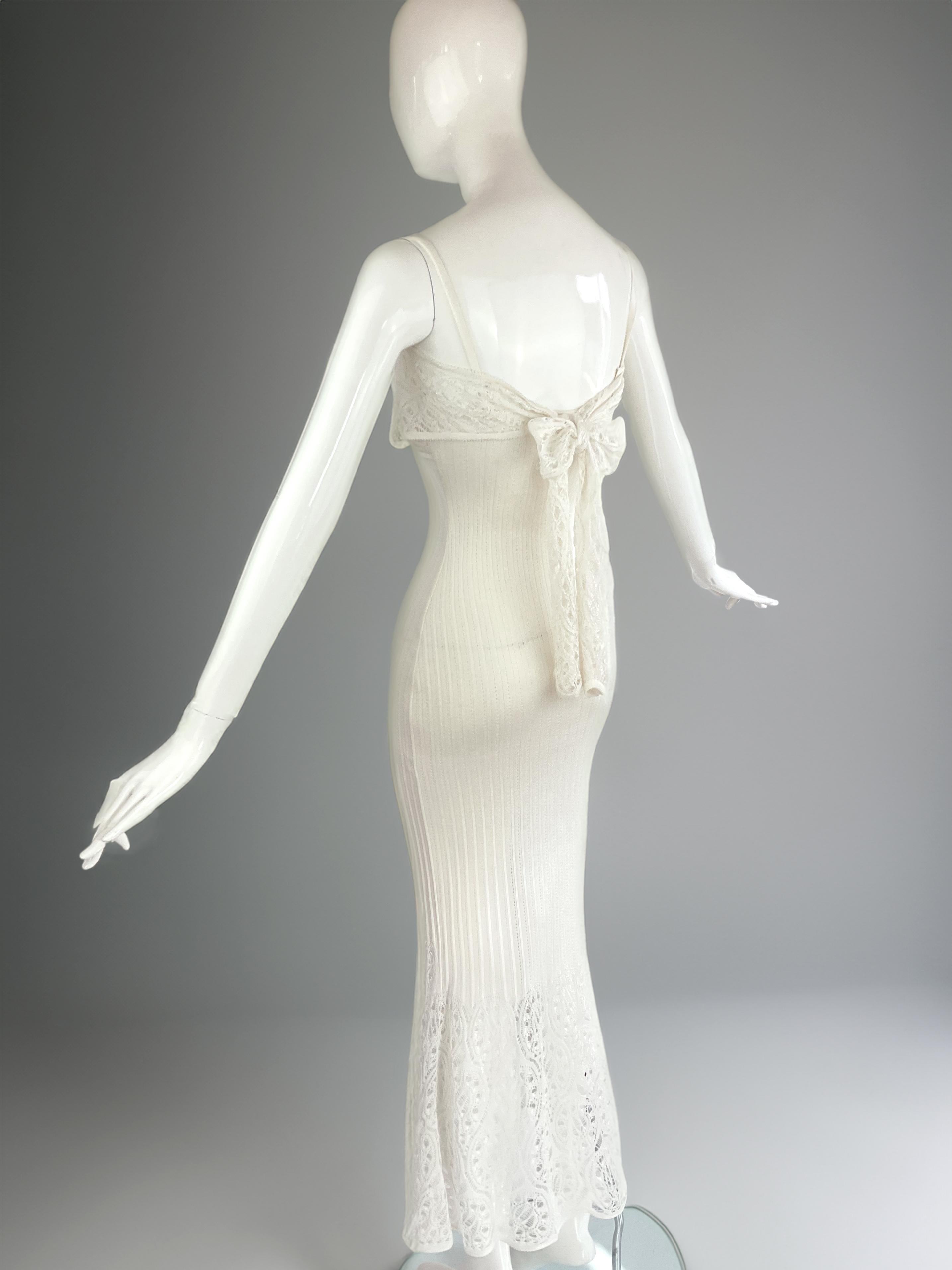 John Galliano Spring Summer S/S 1999 robe de mariée en tricot et crochet Excellent état - En vente à Baar, CH