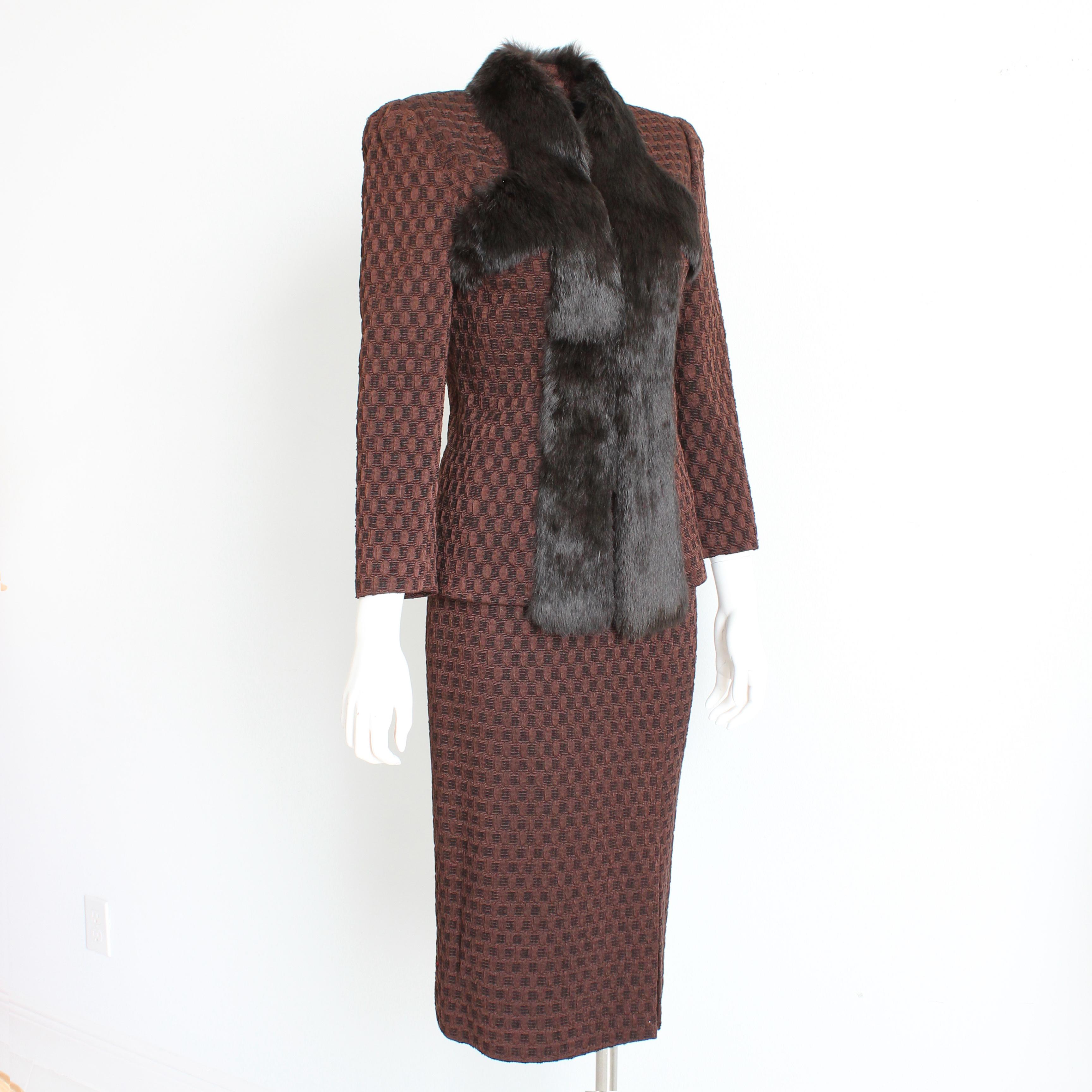 John Galliano - Costume 2 pièces veste et jupe crayon en laine et maille de soie bordée de lapin, taille 6 en vente 1
