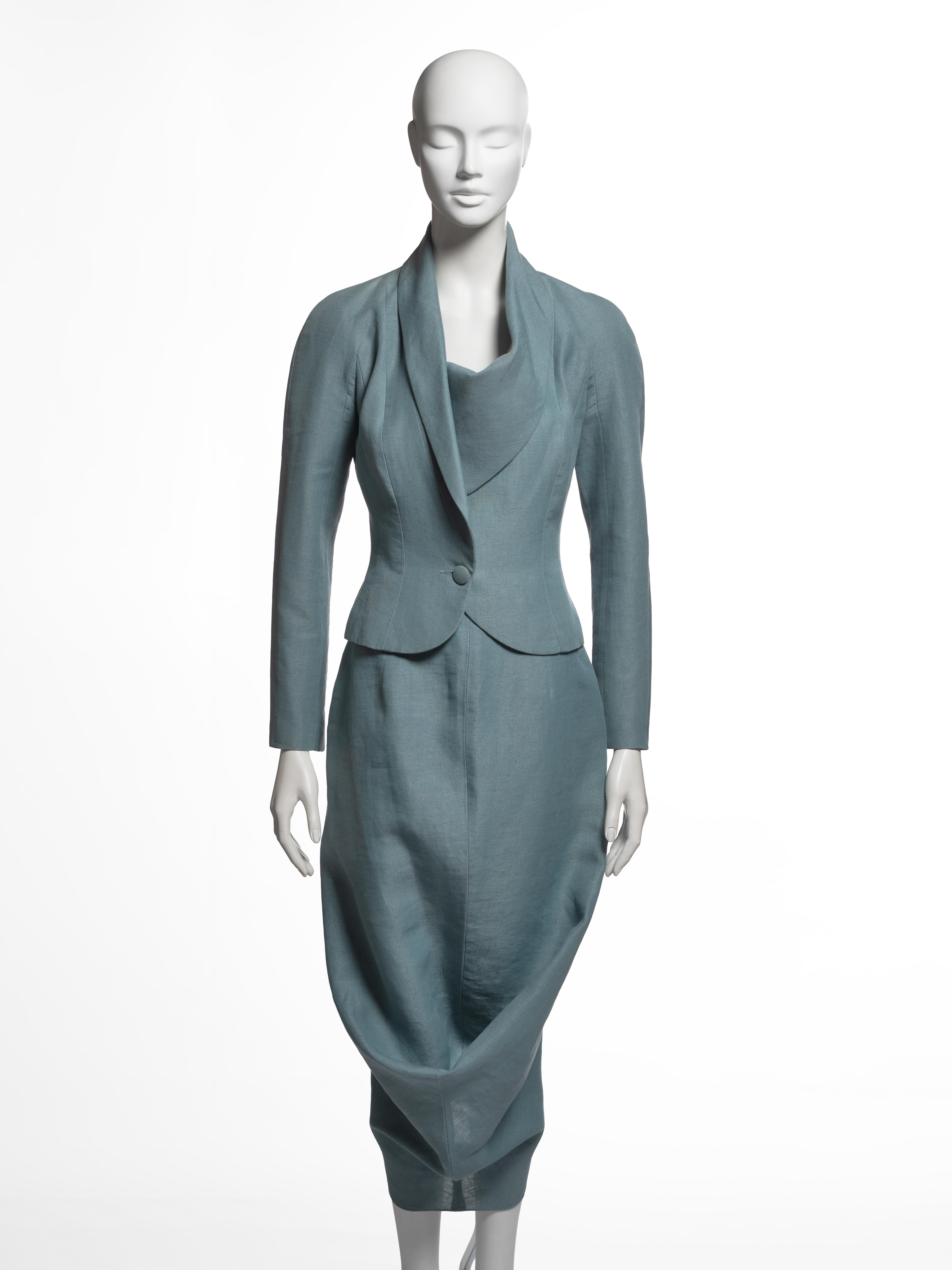 Marchio: John Galliano
direttore creativo: John Galliano
Collection'S: Primavera-Estate 1999
Fabrice: Lino, seta
Taglia: FR40 - UK12 - US6
Made in: Francia
Condit: Molto buono
Manichino: 183 cm / 6ft 

----------------

Linee guida per la