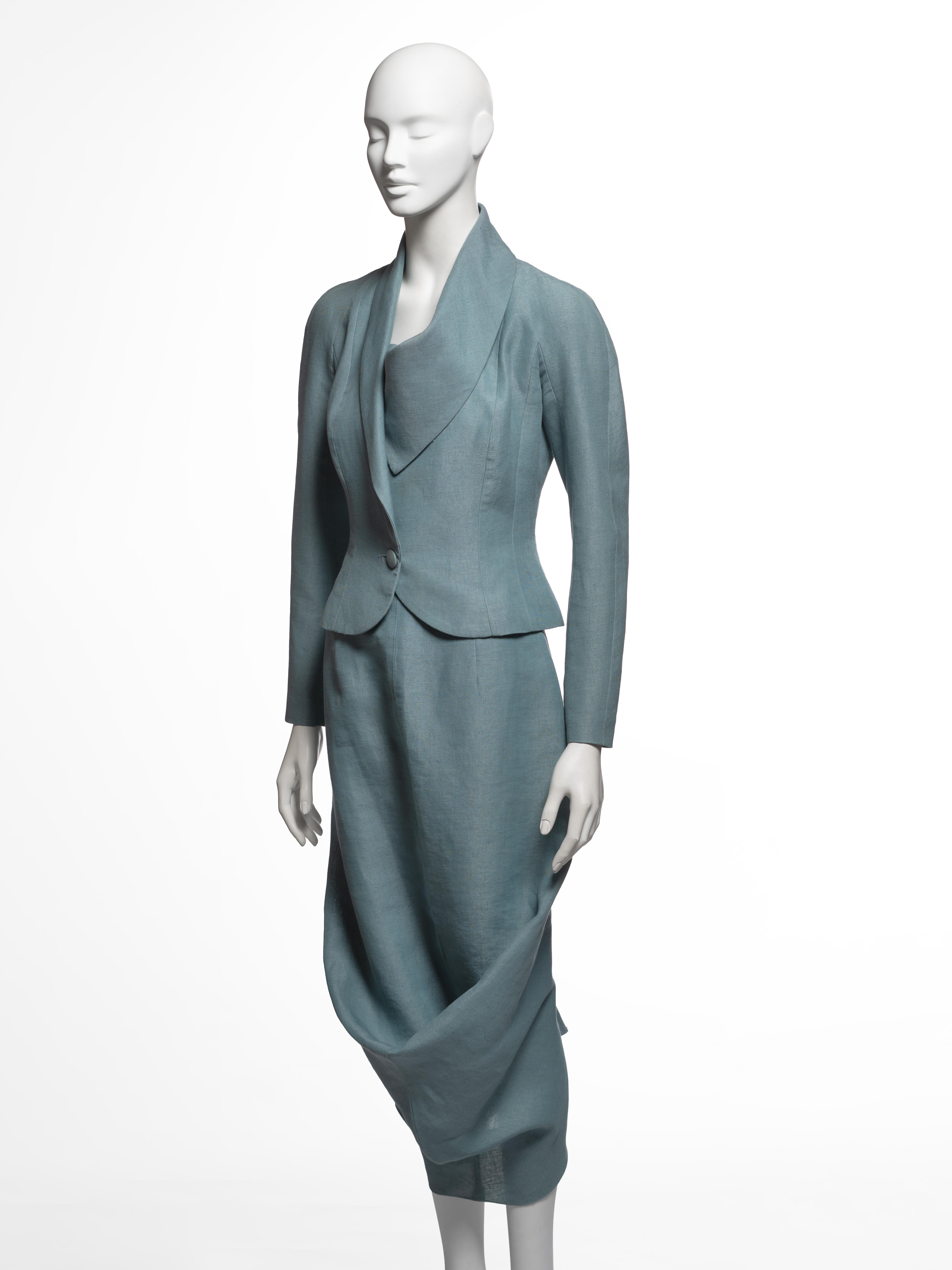 John Galliano - Blazer drappeggiato in lino verde acqua e abito con gonna - SS 1999 in vendita 3