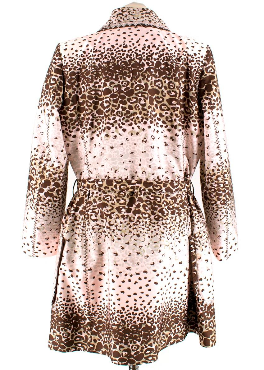 John Galliano Vintage Rosa Trenchcoat mit Leopardenmuster - Größe US 8 im Zustand „Neu“ im Angebot in London, GB