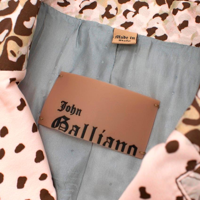 John Galliano Vintage Rosa Trenchcoat mit Leopardenmuster - Größe US 8 Damen im Angebot