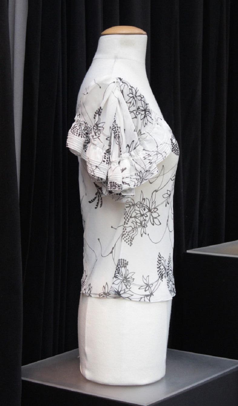John Galliano White and Black Silk Top In Excellent Condition For Sale In SAINT-OUEN-SUR-SEINE, FR