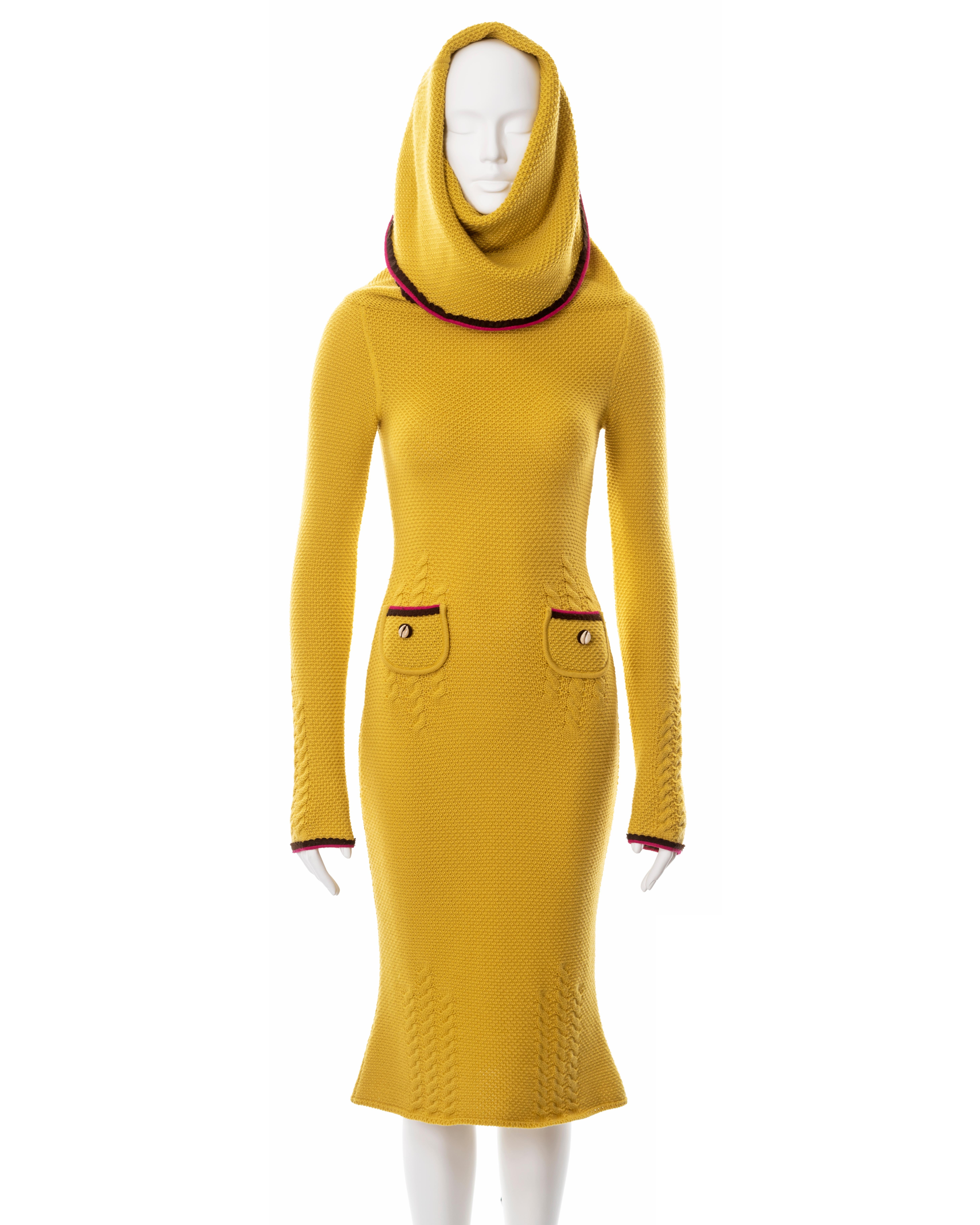 John Galliano yellow waffle-knit wool long sleeve turtleneck dress, fw 1999 In Excellent Condition For Sale In London, GB