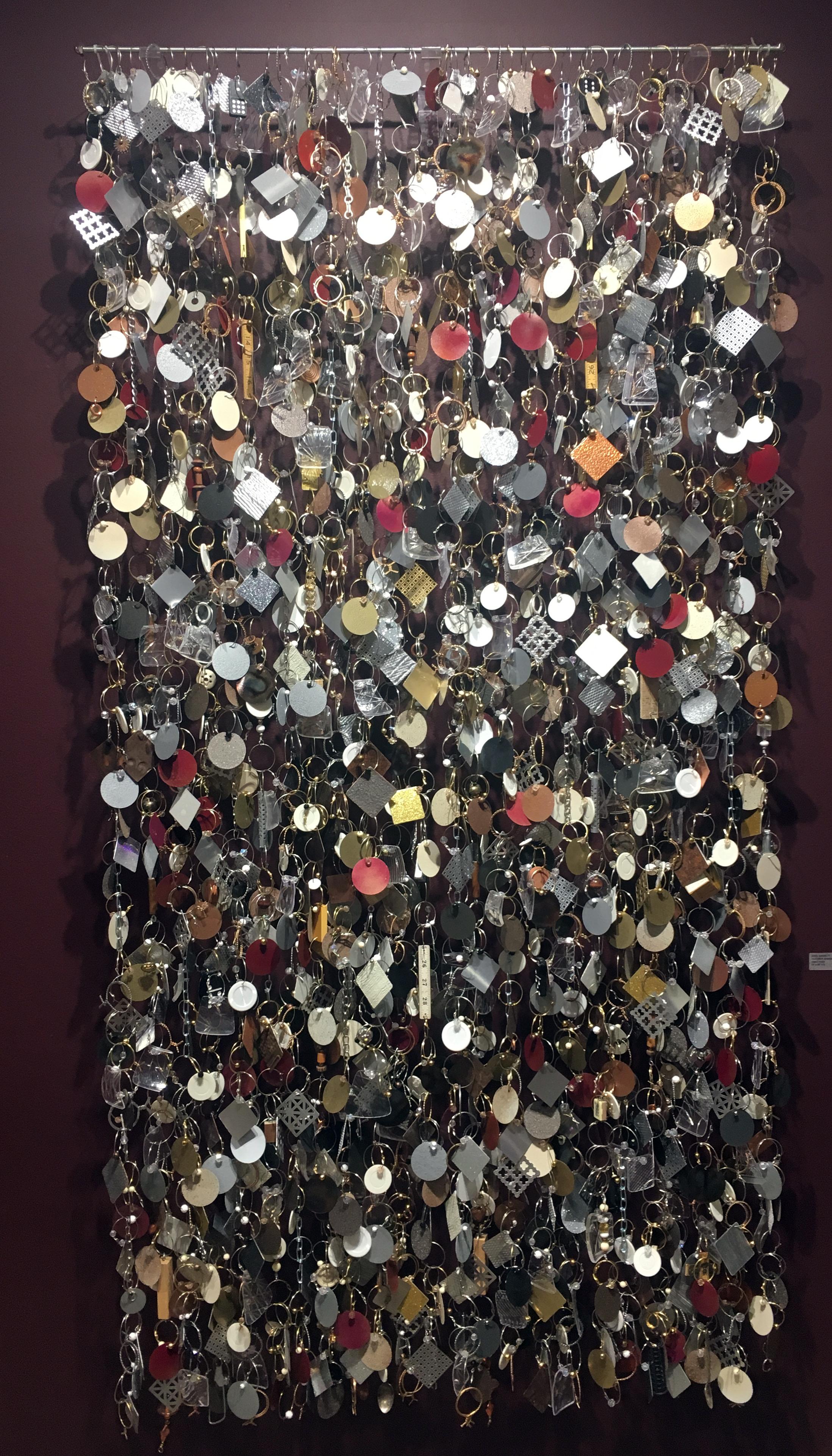 "Resplandor de octubre", Escultura de pared de técnica mixta, Tapiz, Metálico, Objetos encontrados