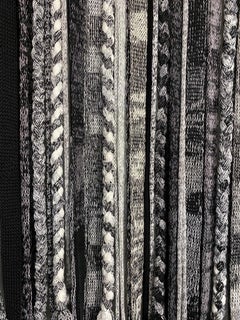 "Komposition in Schwarz und Weiß", Wandteppich aus Baumwolle, Garn, Textil, Faser