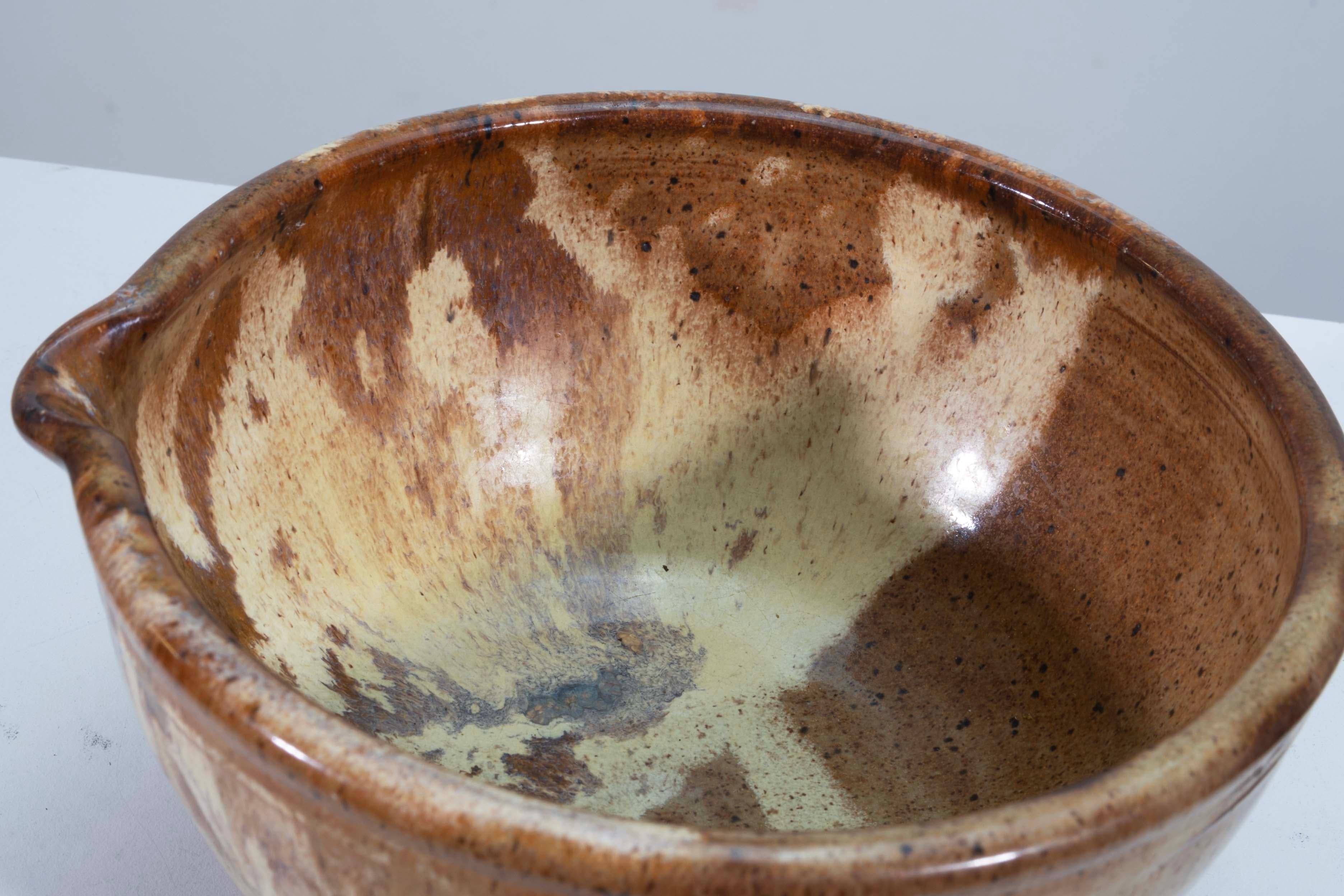 Terracotta John Glick Ciotola in ceramica con beccuccio firmata in vendita