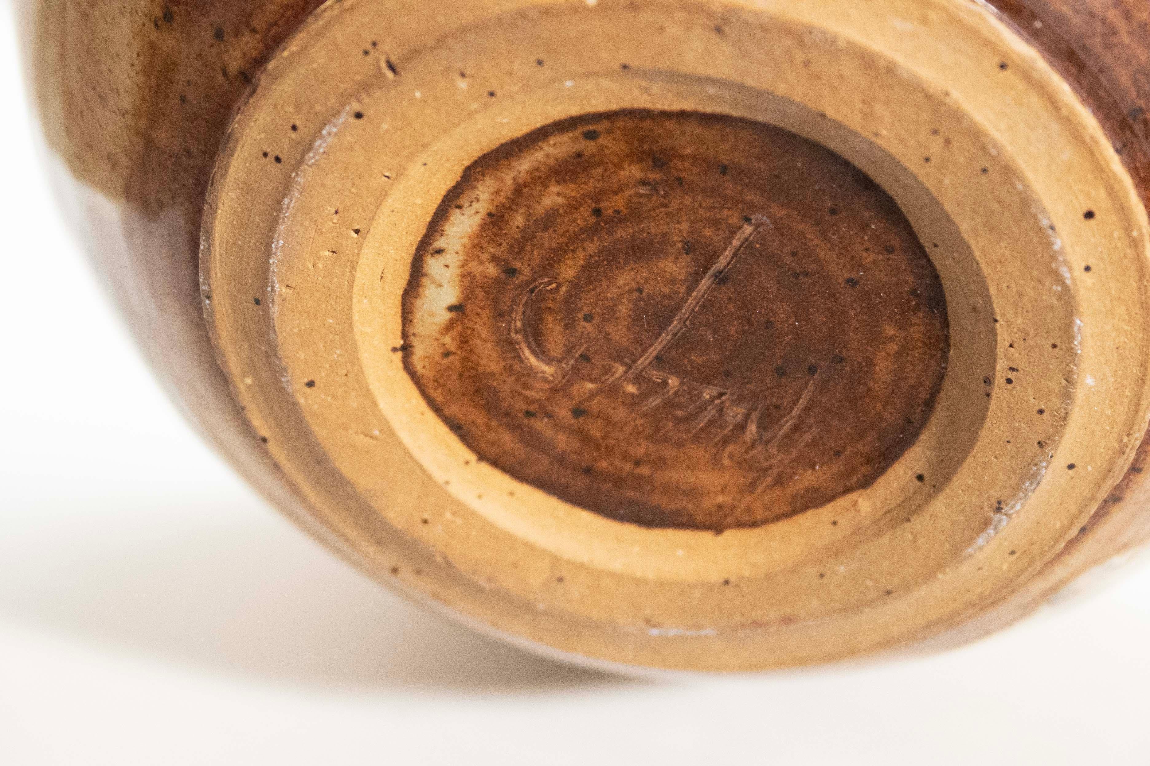 John Glick Ciotola in ceramica con beccuccio firmata in vendita 3