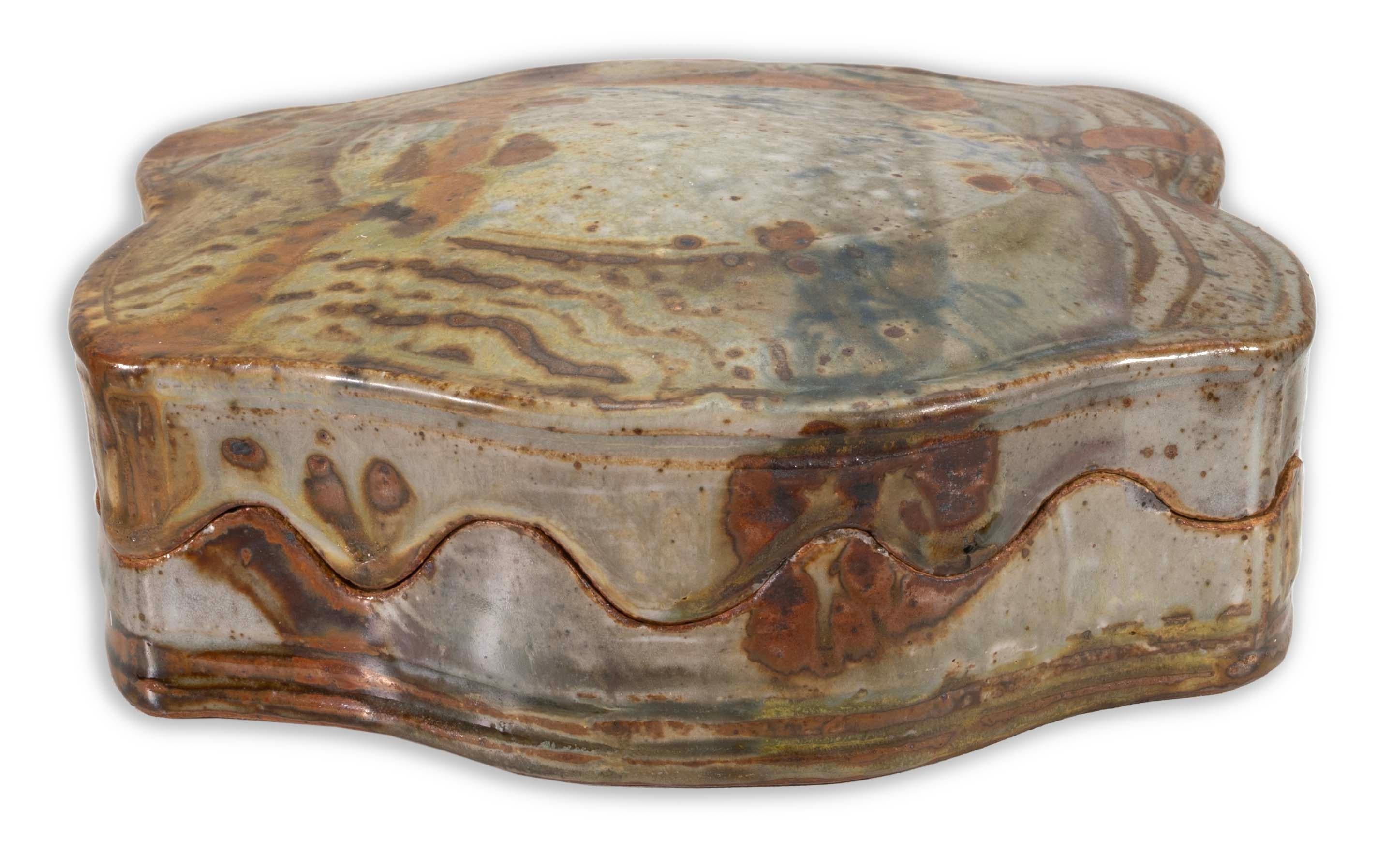 XX secolo John Glick, piatto da portata in ceramica con coperchio in gres, firmato in vendita