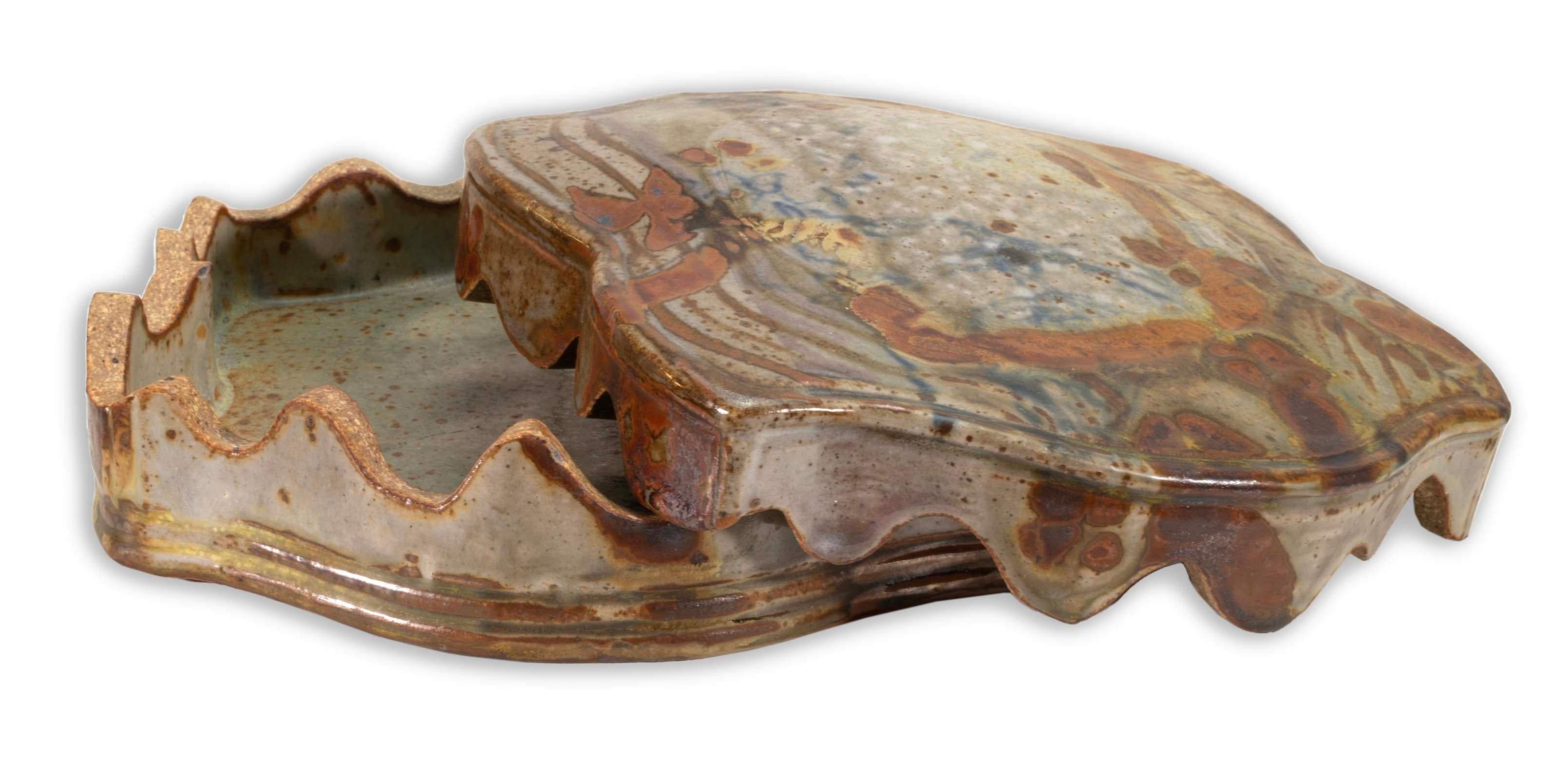 Terracotta John Glick, piatto da portata in ceramica con coperchio in gres, firmato in vendita